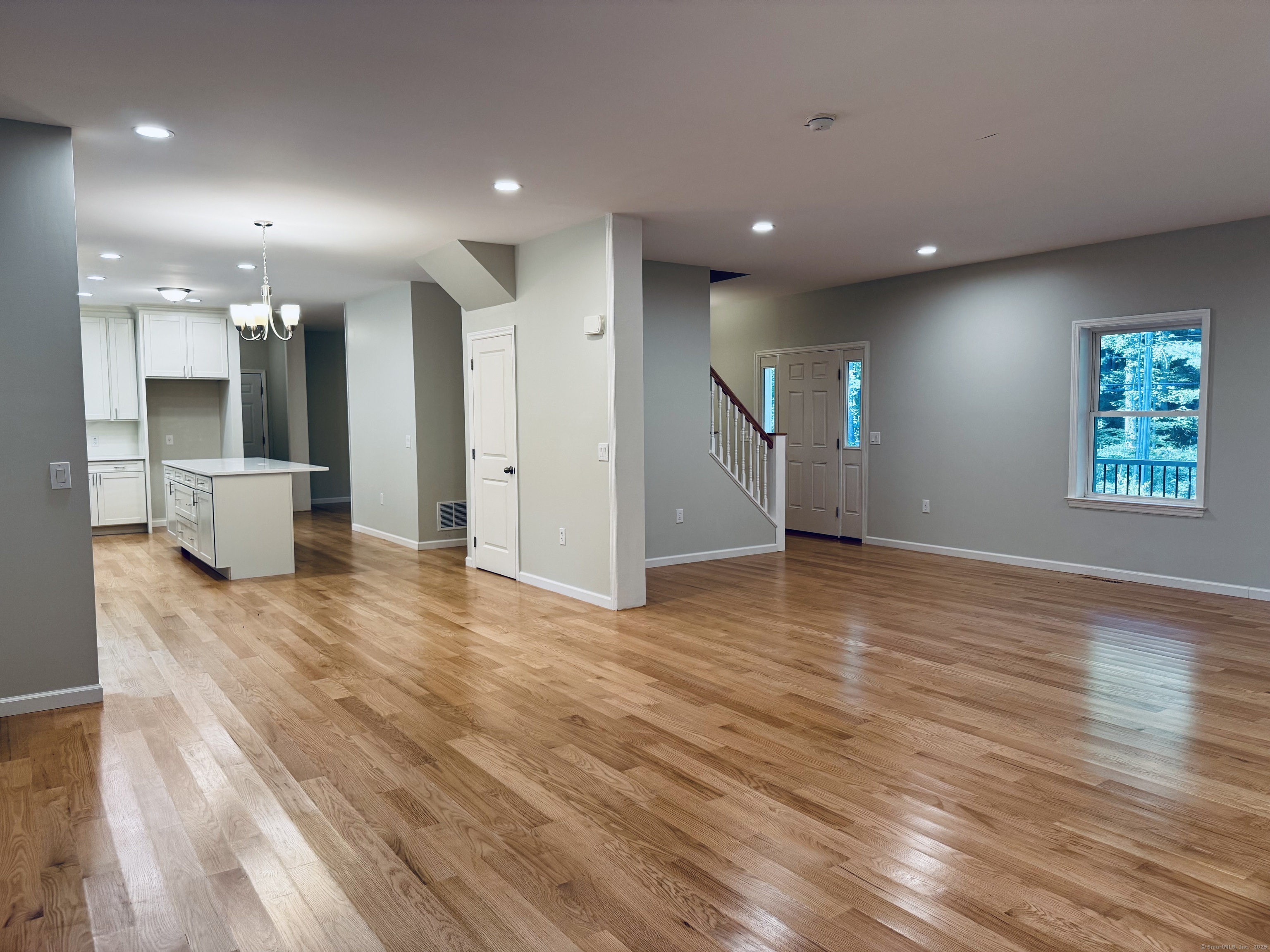 Newtown, Connecticut, 06482, United States, 4 Bedrooms Bedrooms, ,4 BathroomsBathrooms,Residential,For Sale,1917666