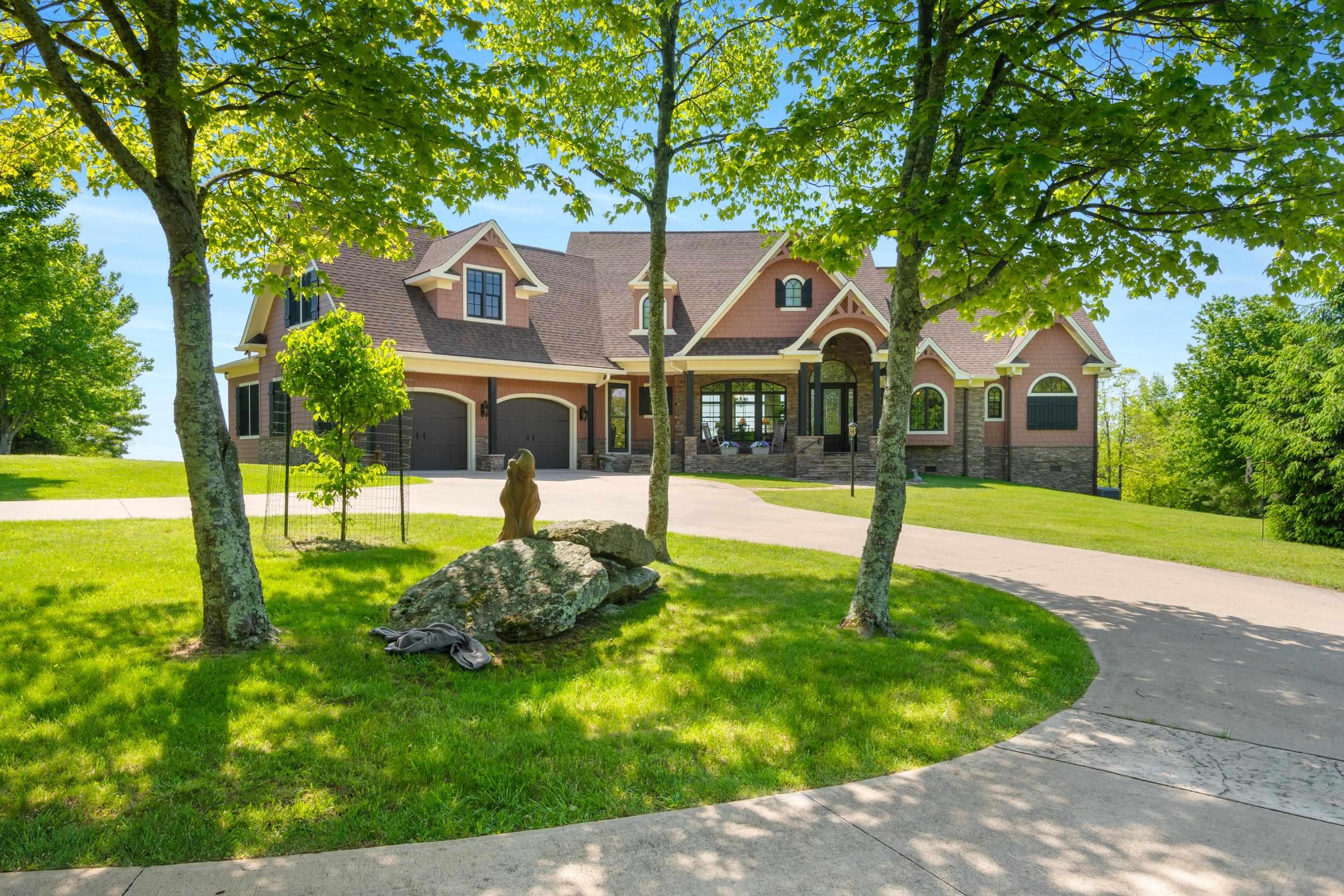 Fancy Gap, Virginia, 24328, United States, 4 Bedrooms Bedrooms, ,4 BathroomsBathrooms,Residential,For Sale,1848358