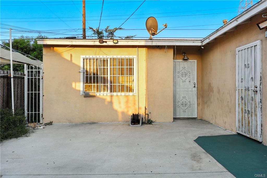 Los Angeles, California, 90002, United States, 4 Bedrooms Bedrooms, ,2 BathroomsBathrooms,Residential,For Sale,1909534