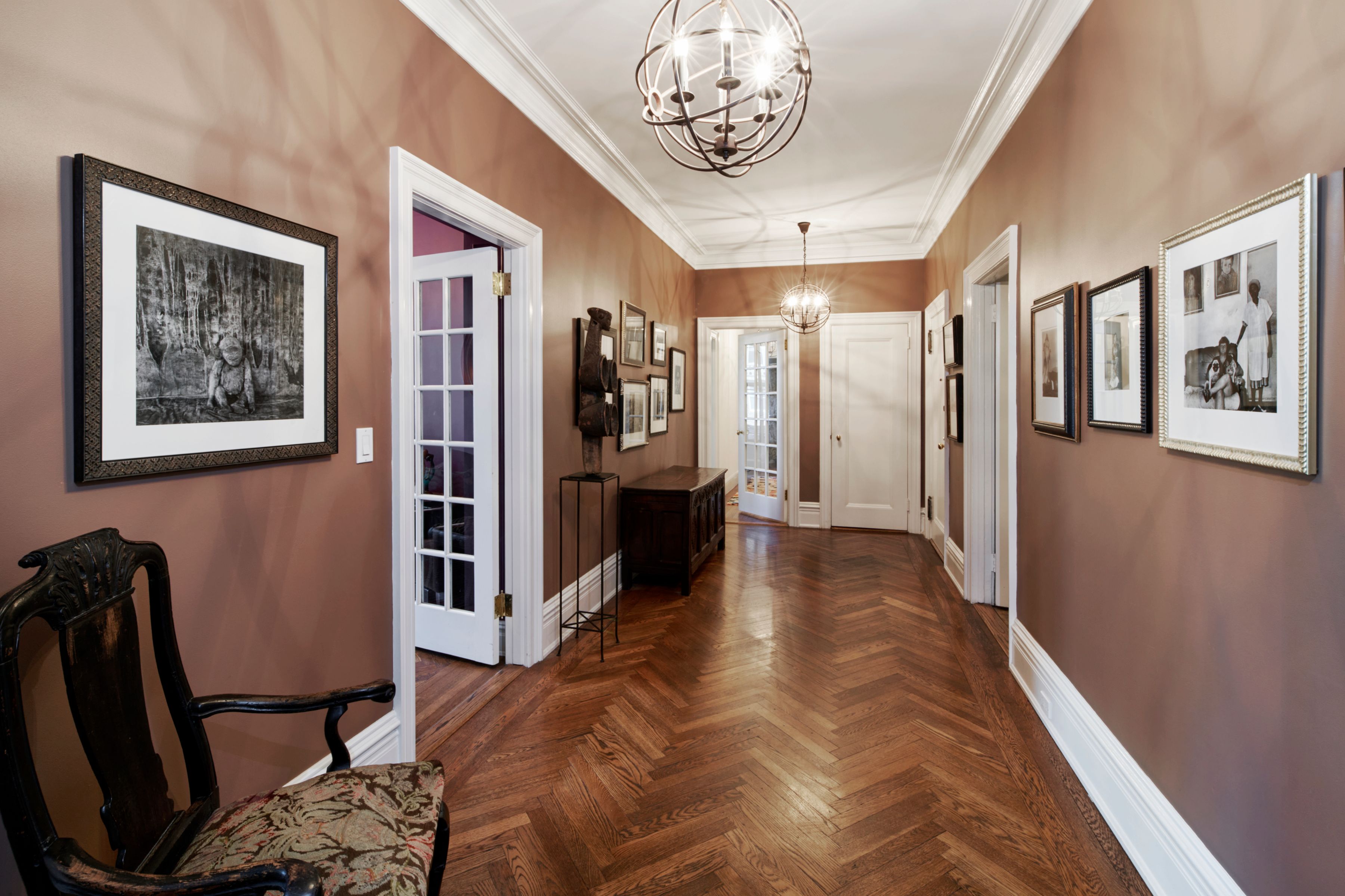  Fabulous Prewar Classic 9-Room Home - 物件實景