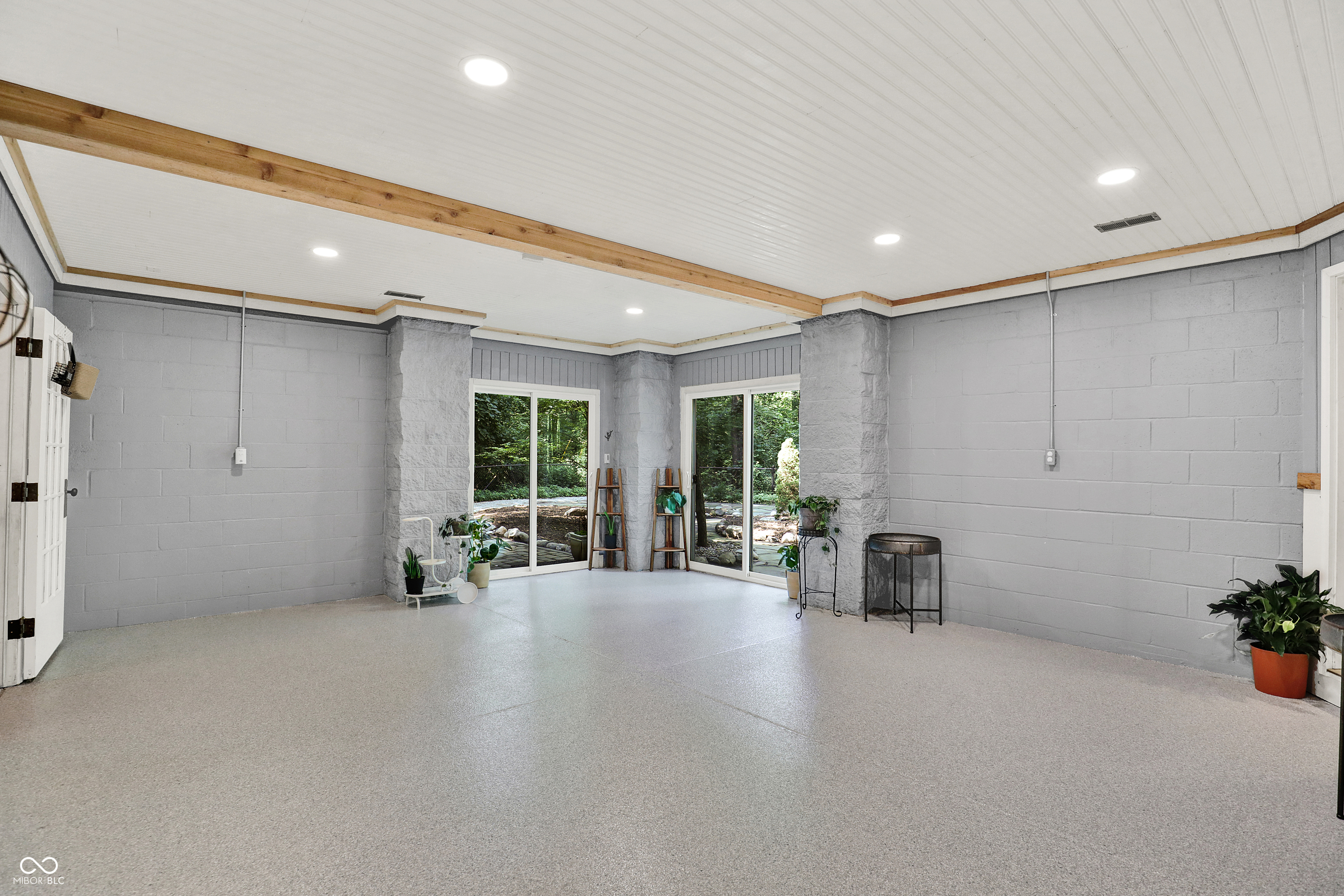 Indianapolis, Indiana, 46240, United States, 4 Bedrooms Bedrooms, ,3 BathroomsBathrooms,Residential,For Sale,1920883
