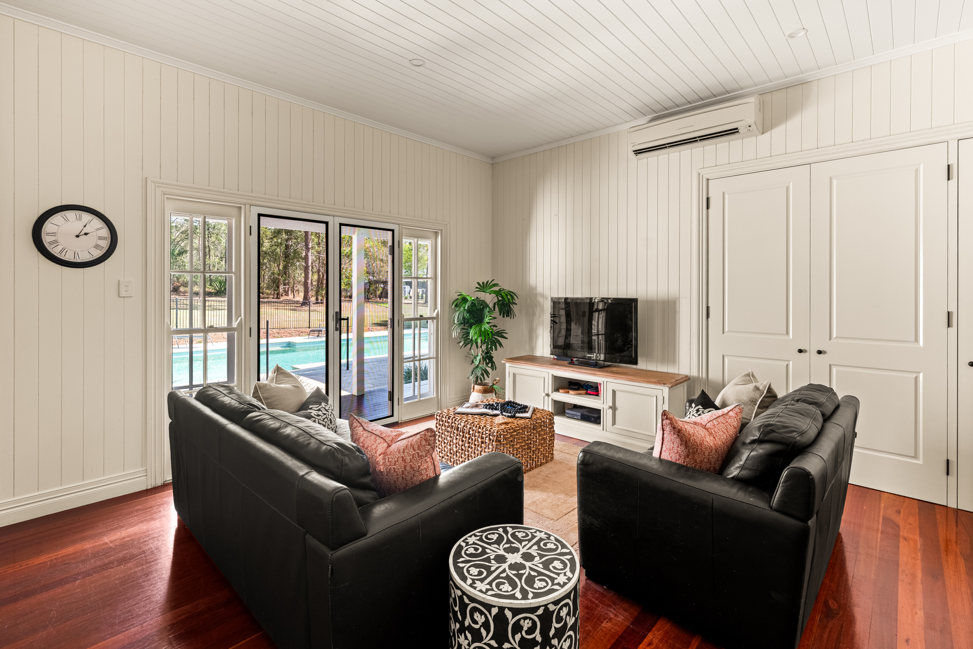  Tranquil, Acreage Oasis: Wrapped in Nature, with Rare Triple-Living Potential - 物件實景