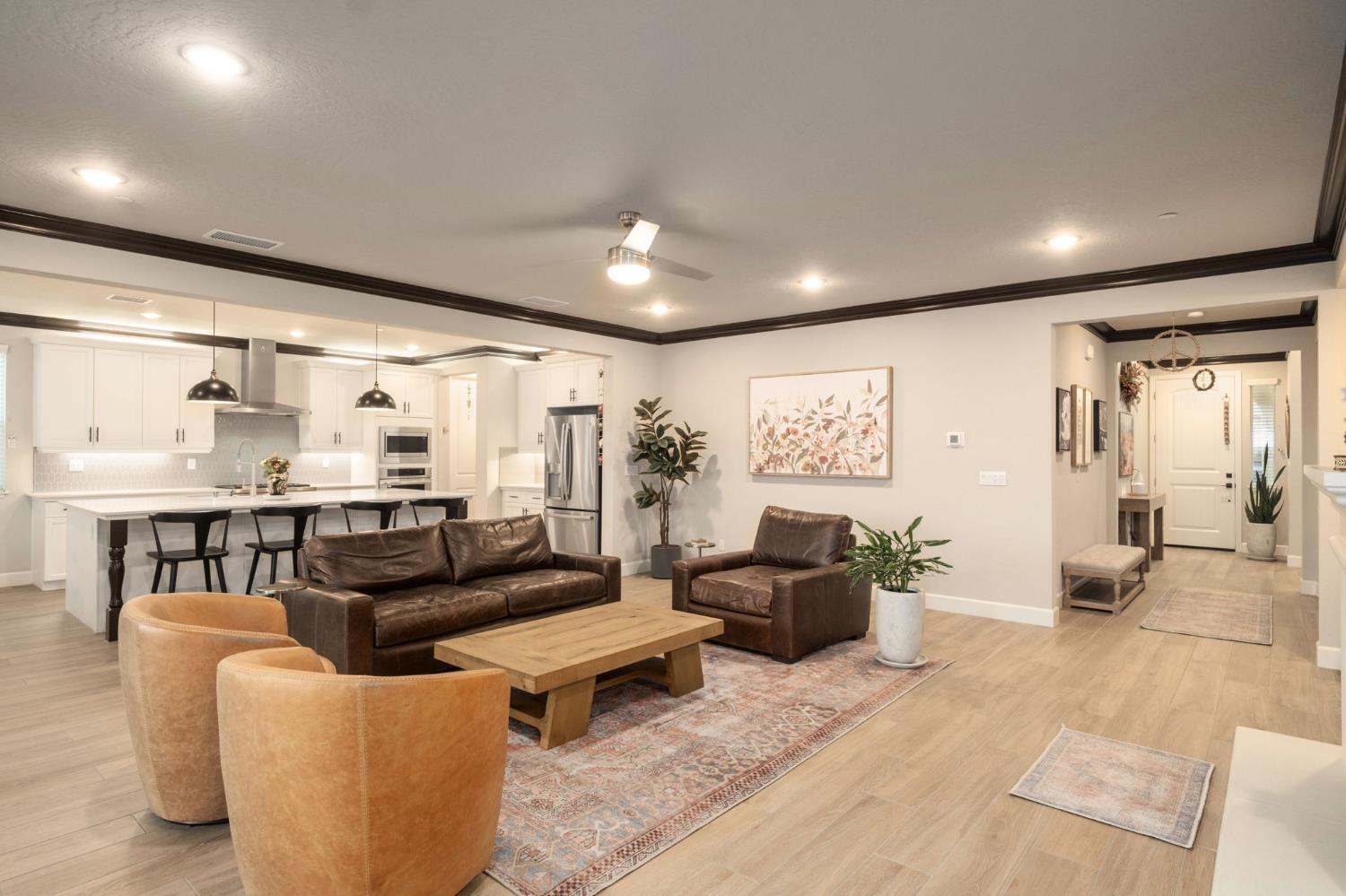 Clovis, California, 93619, United States, 6 Bedrooms Bedrooms, ,4 BathroomsBathrooms,Residential,For Sale,2005151