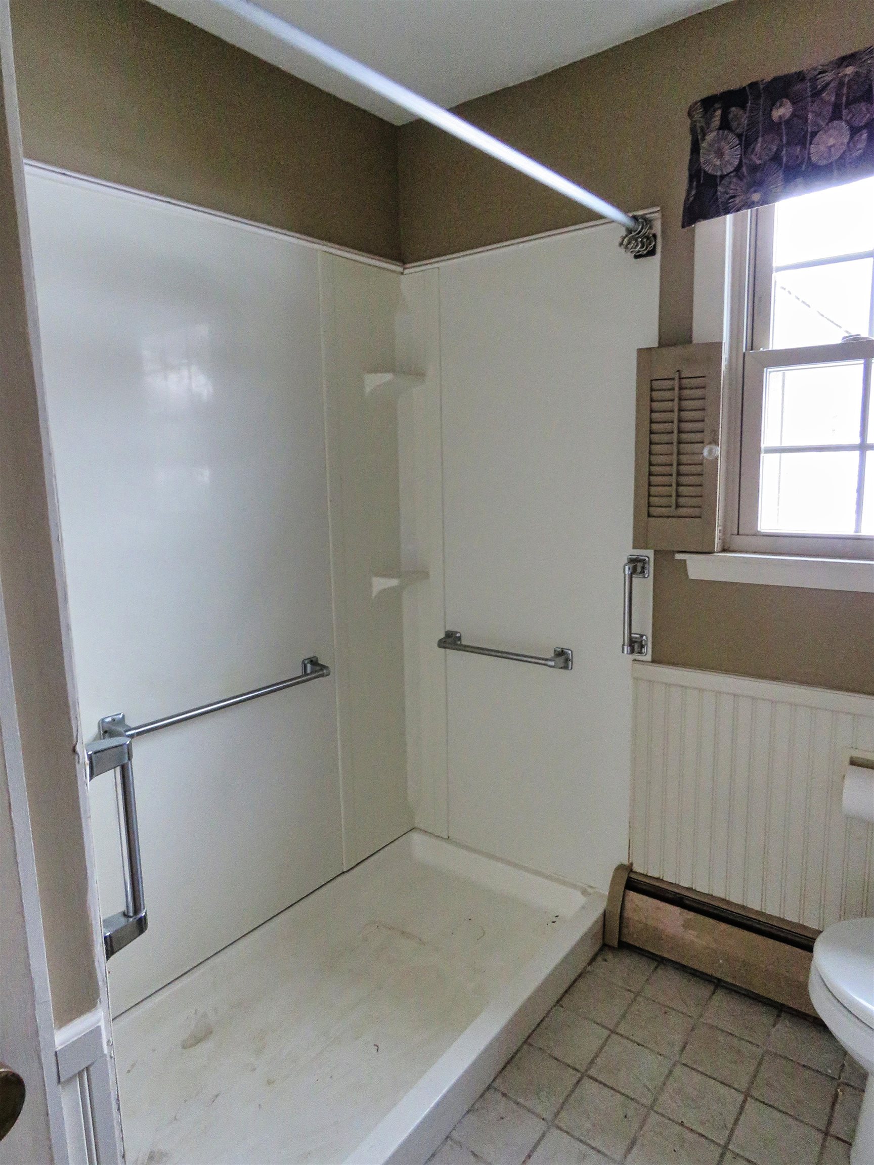 Derry, New Hampshire, 03038, United States, 3 Bedrooms Bedrooms, ,2 BathroomsBathrooms,Residential,For Sale,2005646