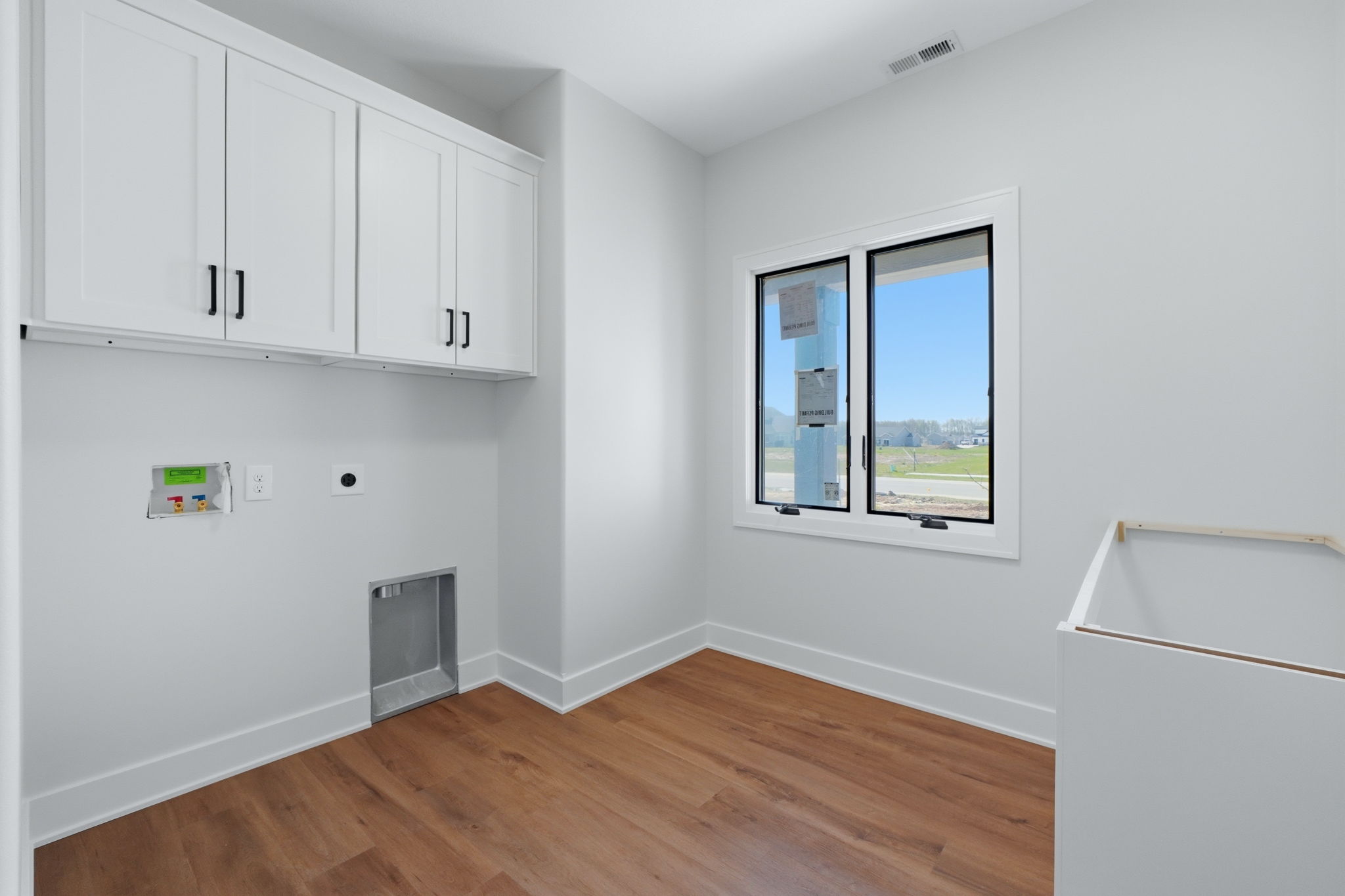  Brand New Three Bedroom Home on a Pond Lot - 物件實景