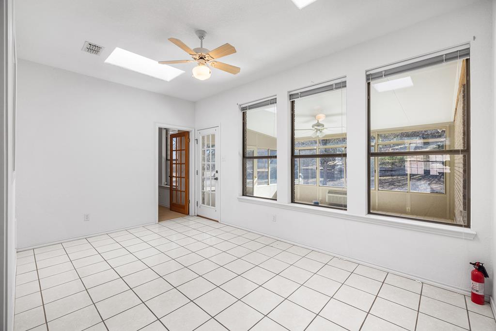 Kerrville, Texas, 78028, United States, 3 Bedrooms Bedrooms, ,3 BathroomsBathrooms,Residential,For Sale,1983005