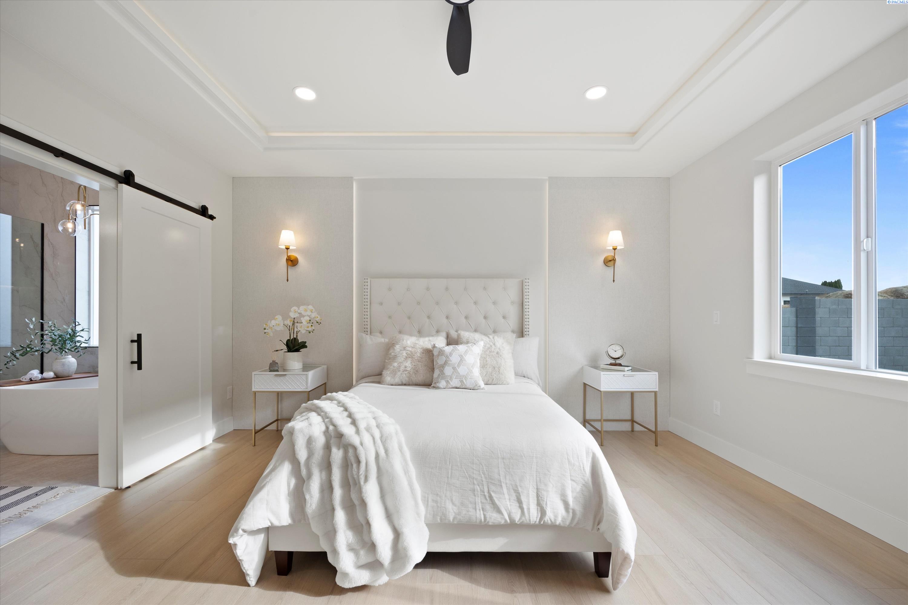 Richland, Washington, 99352, United States, 4 Bedrooms Bedrooms, ,3 BathroomsBathrooms,Residential,For Sale,1991503