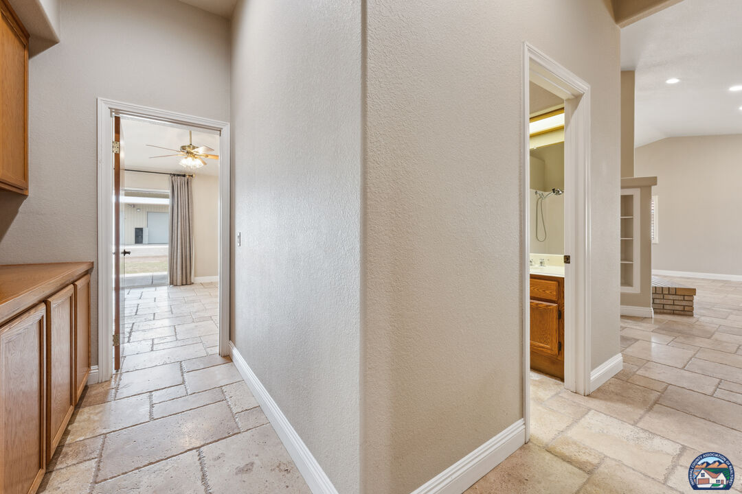 El Centro, California, 92243, United States, 4 Bedrooms Bedrooms, ,3 BathroomsBathrooms,Residential,For Sale,1838686