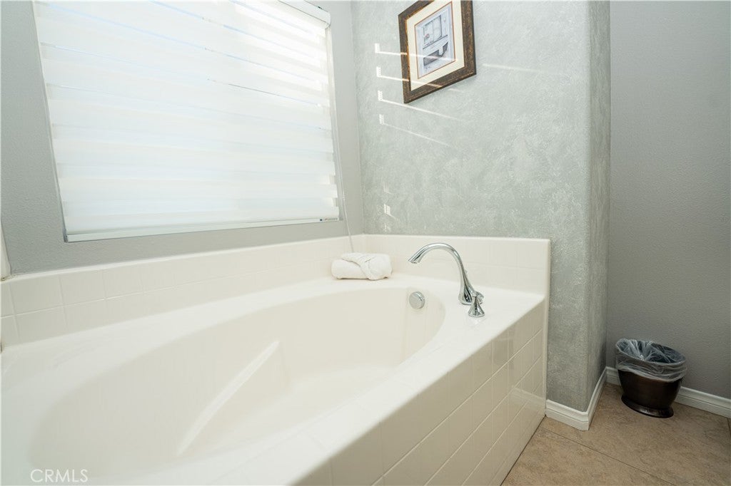 Indio, California, 92203, United States, 5 Bedrooms Bedrooms, ,3 BathroomsBathrooms,Residential,For Sale,1989302