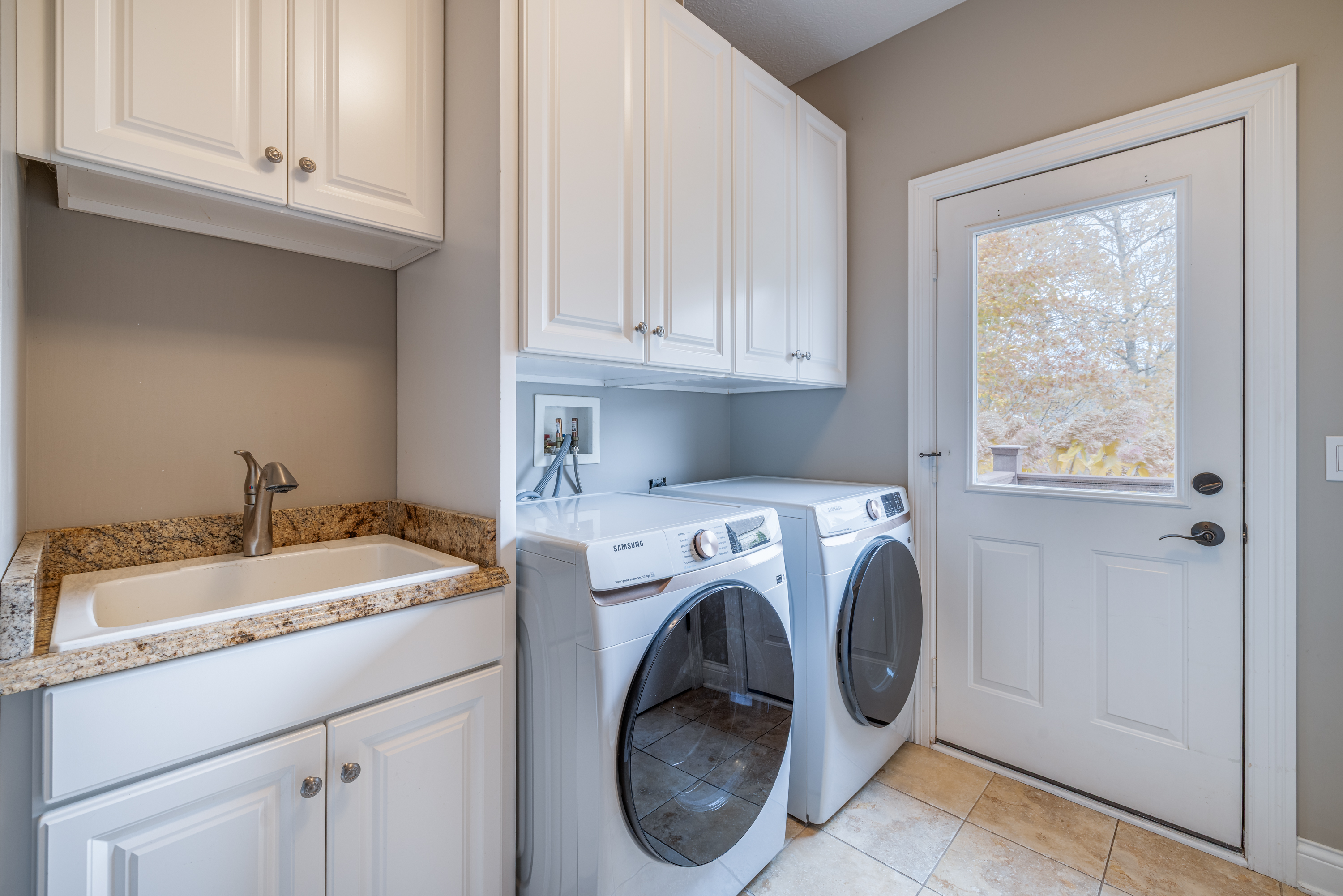 Strongsville, Ohio, 44136, United States, 4 Bedrooms Bedrooms, ,5 BathroomsBathrooms,Residential,For Sale,1988624