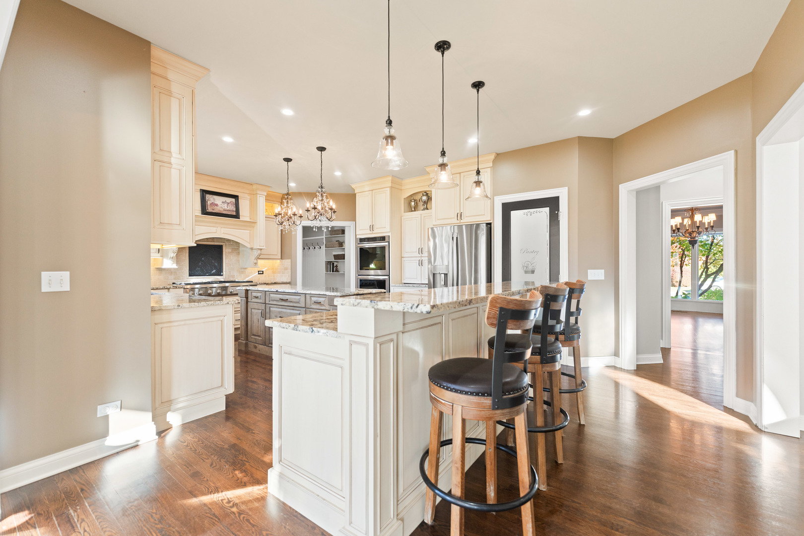 St. Charles, Illinois, 60175, United States, 5 Bedrooms Bedrooms, ,5 BathroomsBathrooms,Residential,For Sale,1989191