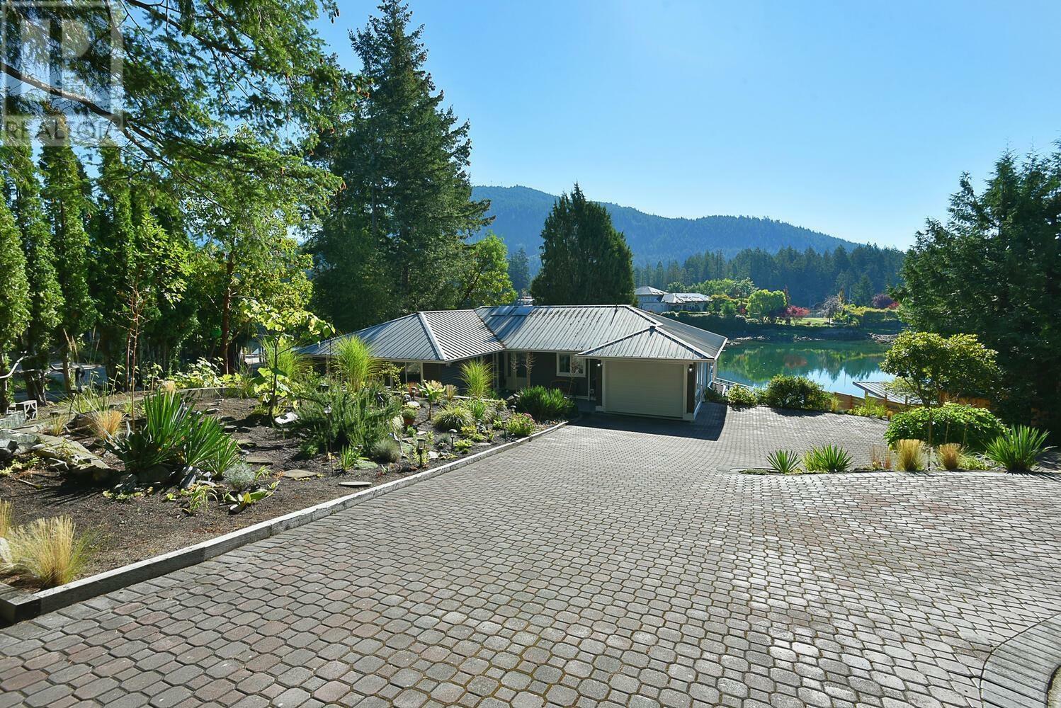 MADEIRA PARK, British Columbia, V0N 2H1, CA, 3 Bedrooms Bedrooms, ,3 BathroomsBathrooms,Residential,For Sale,1837526