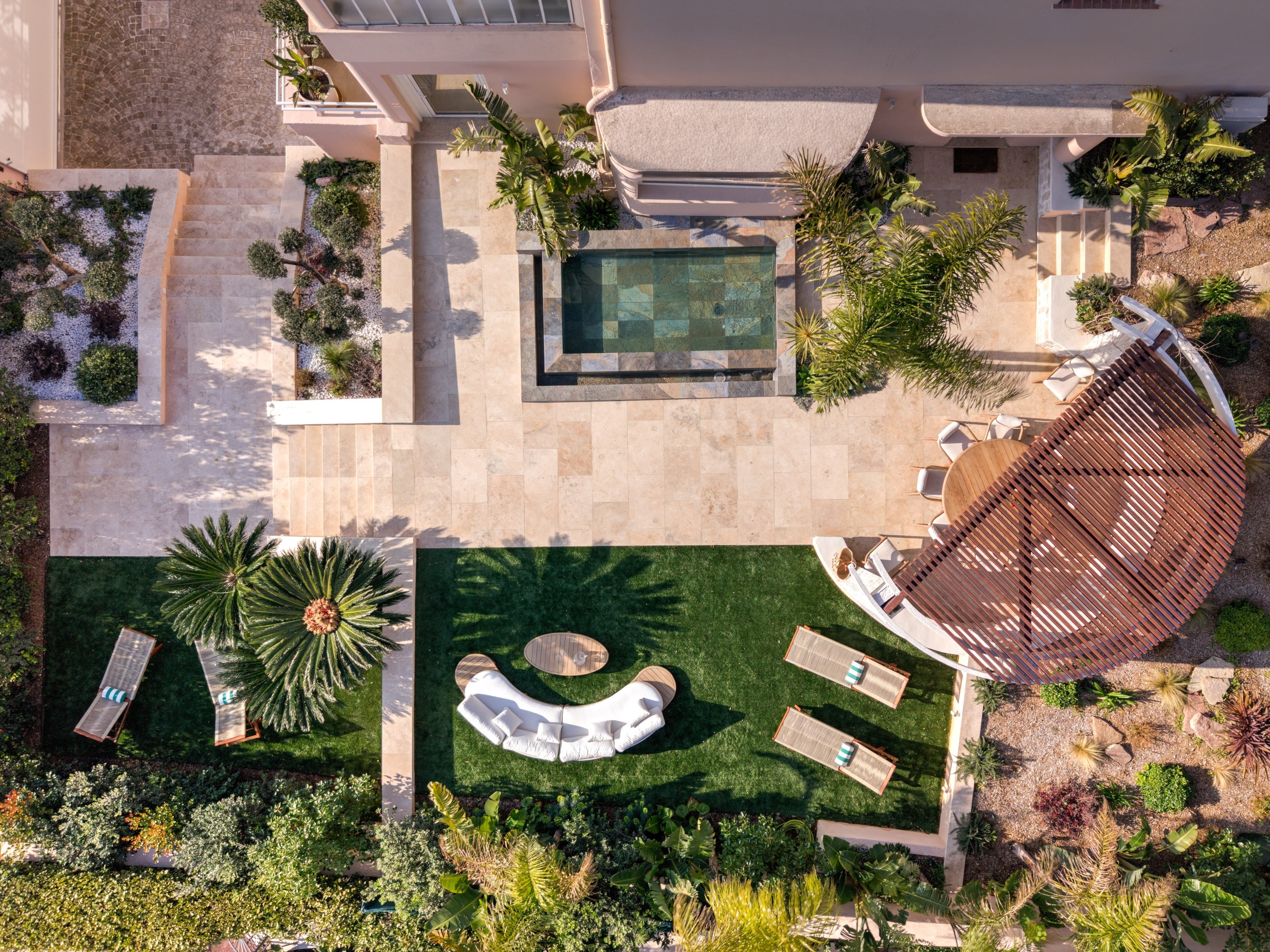  Cannes Croisette waterfront property with private garden and pool, rare duplex … - 物件實景