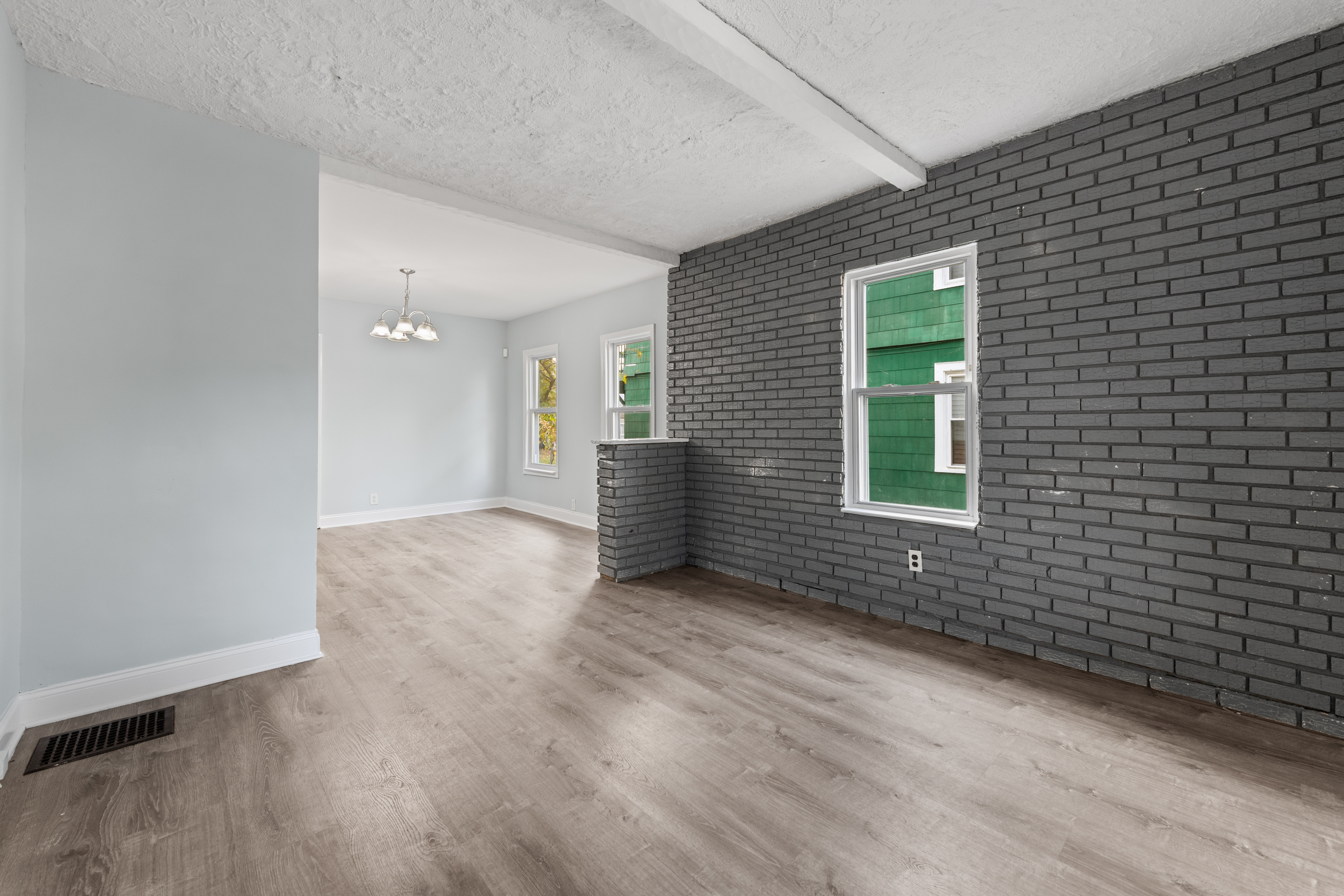 West Haven, Connecticut, 06516, United States, 5 Bedrooms Bedrooms, ,4 BathroomsBathrooms,Residential,For Sale,1991018