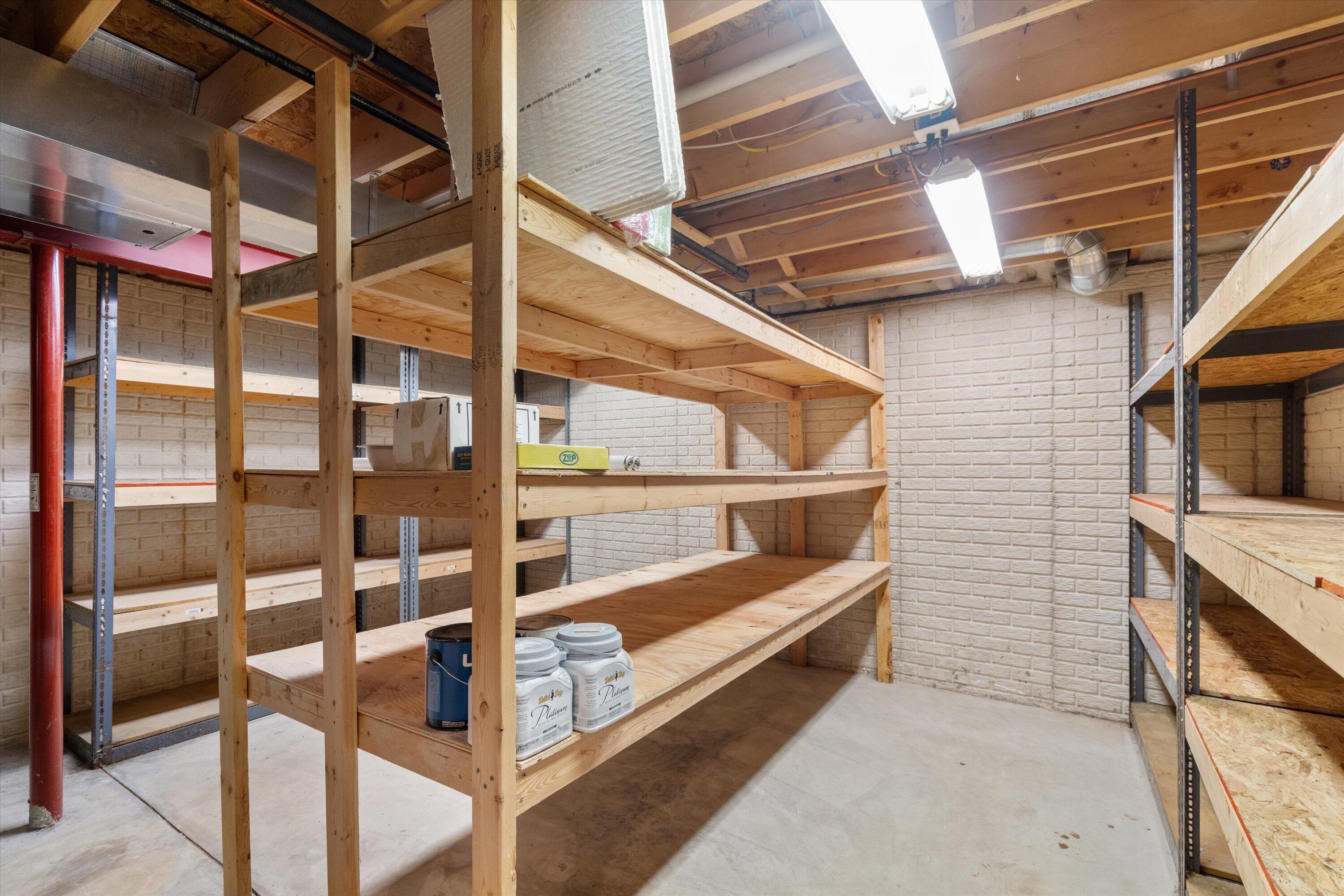 Oak Creek, Wisconsin, 53154, United States, 4 Bedrooms Bedrooms, ,4 BathroomsBathrooms,Residential,For Sale,2007520