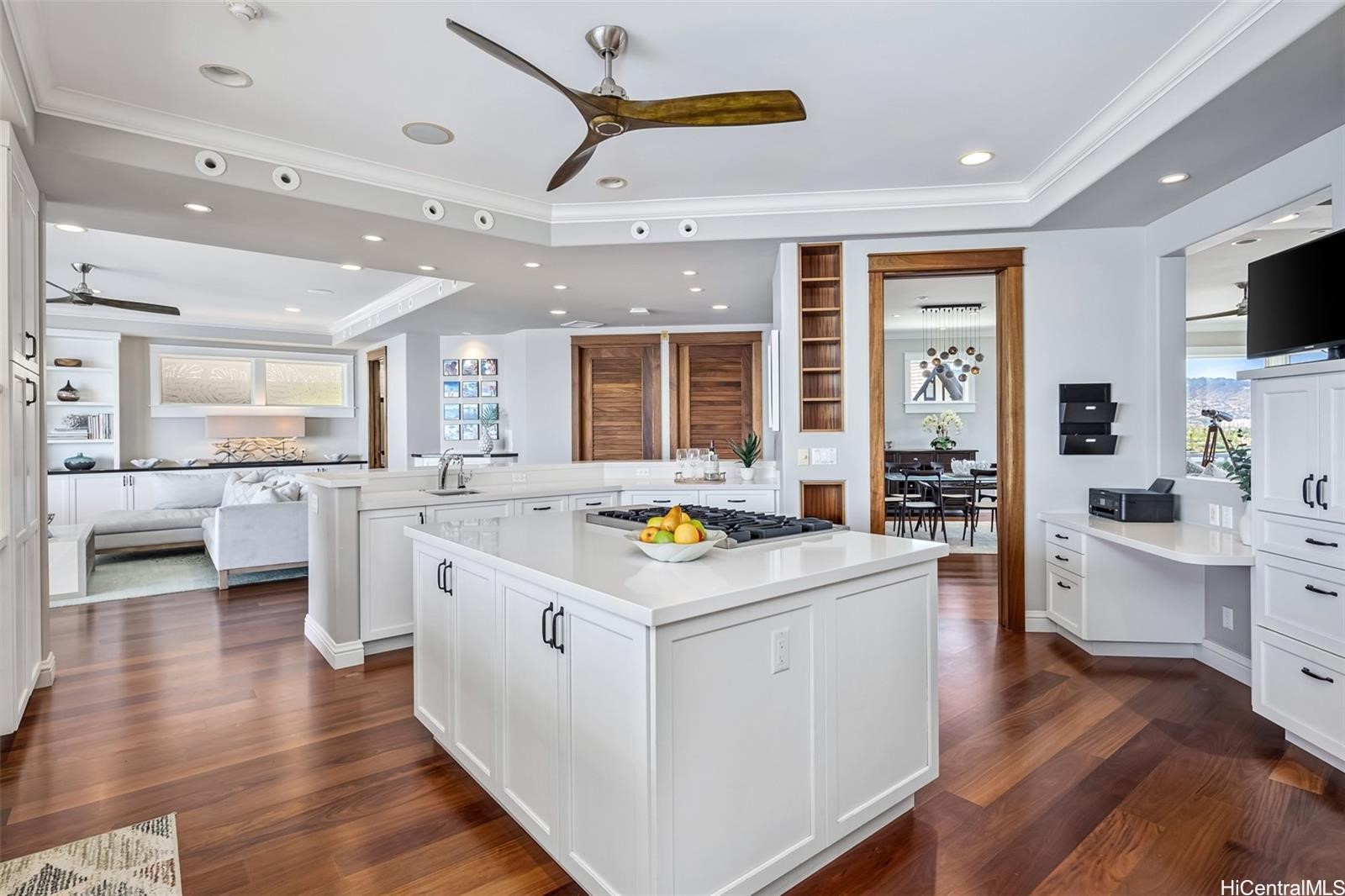 Honolulu, Hawaii, 96816, United States, 5 Bedrooms Bedrooms, ,6 BathroomsBathrooms,Residential,For Sale,1753214