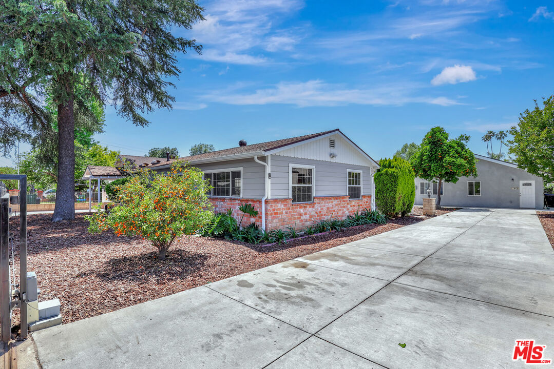Reseda, California, 91335, United States, 10 Bedrooms Bedrooms, ,Residential,For Sale,1906500