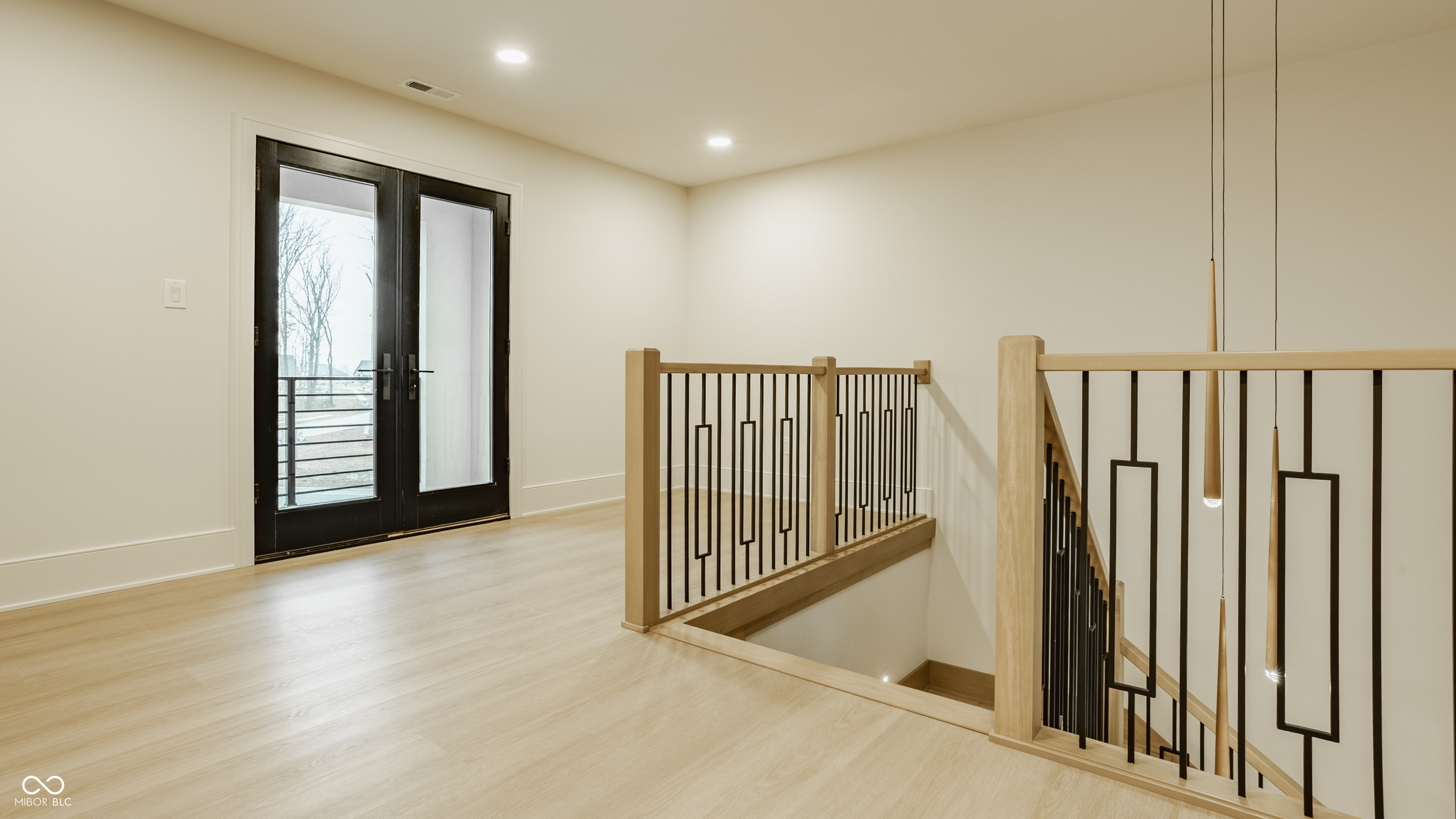 Bargersville, Indiana, 46106, United States, 5 Bedrooms Bedrooms, ,6 BathroomsBathrooms,Residential,For Sale,1977428