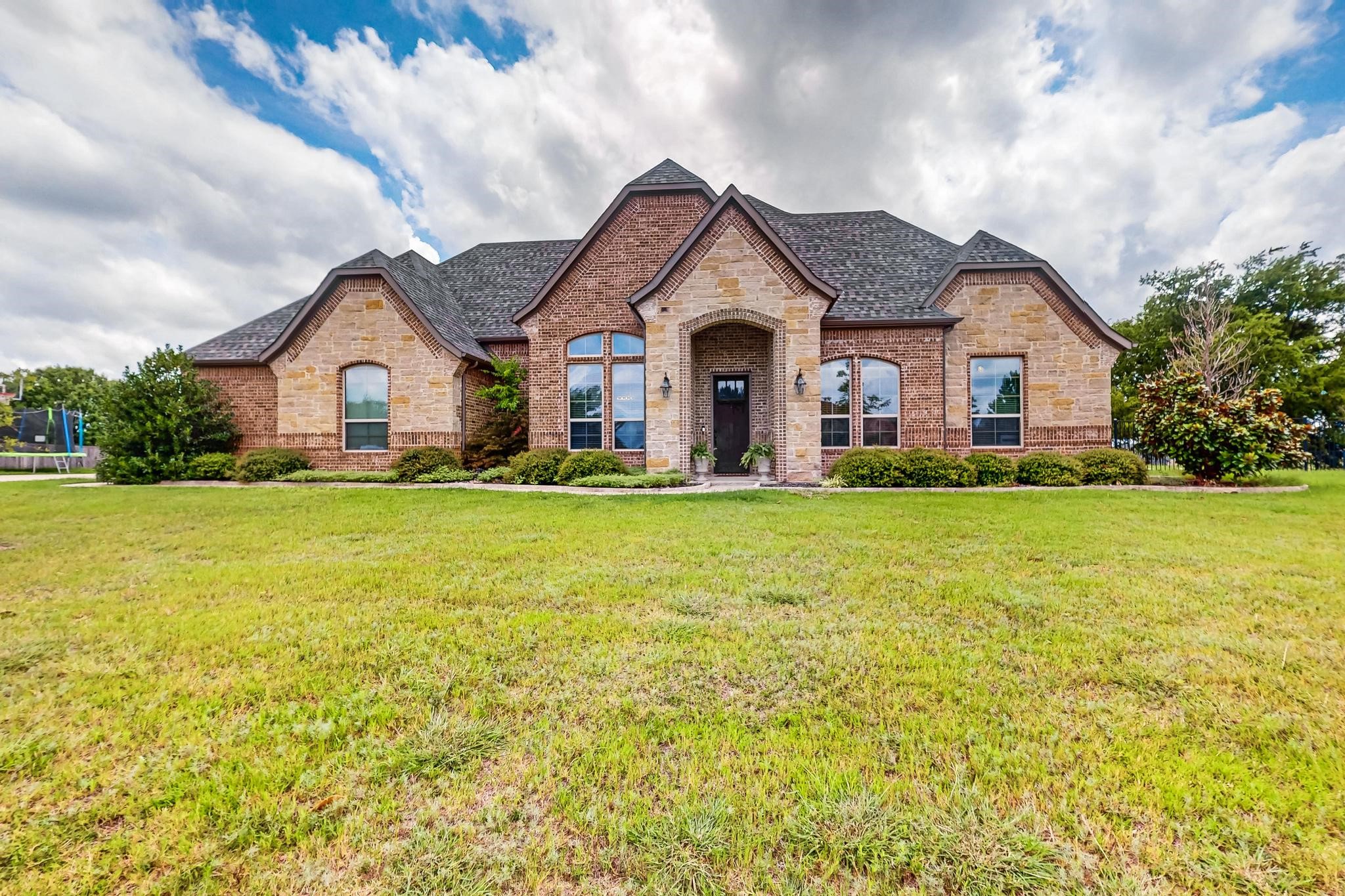 Forney, Texas, 75126, United States, 3 Bedrooms Bedrooms, ,4 BathroomsBathrooms,Residential,For Sale,1897470
