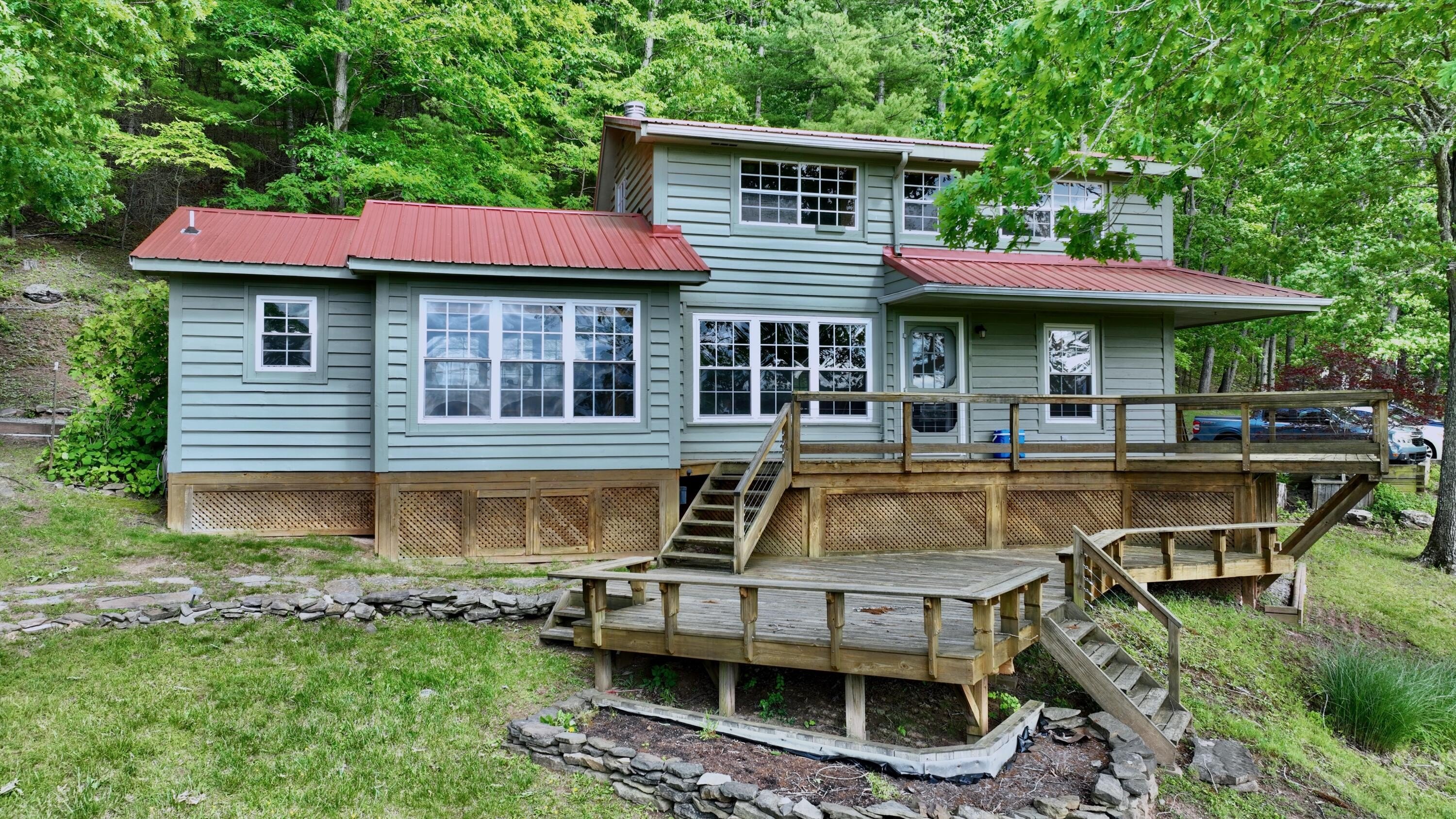 Hinton, West Virginia, 25951, United States, 3 Bedrooms Bedrooms, ,2 BathroomsBathrooms,Residential,For Sale,1847194