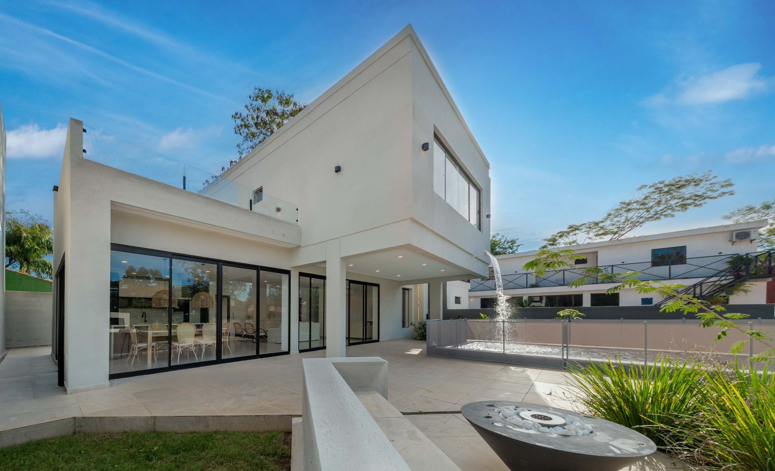 Elegant Brand-New Residence in San Bernardino - 物件實景