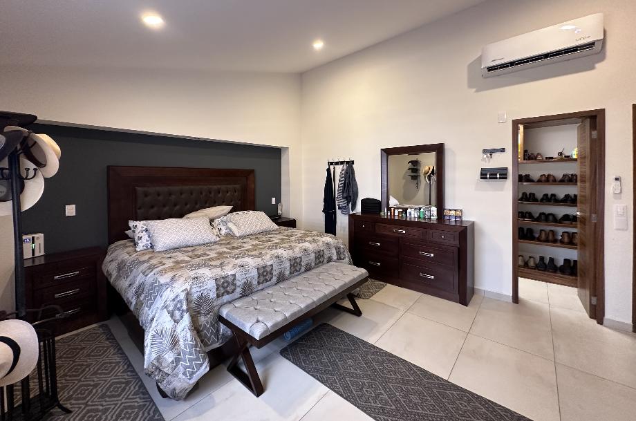 Naciones Unidas, Zapopan, Jalisco, 45117, Mexico, 4 Bedrooms Bedrooms, ,4 BathroomsBathrooms,Residential,For Sale,Naciones Unidas,1646412