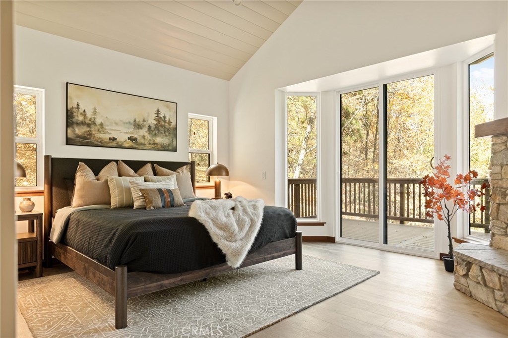 Lake Arrowhead, California, 92352, United States, 4 Bedrooms Bedrooms, ,5 BathroomsBathrooms,Residential,For Sale,1989465