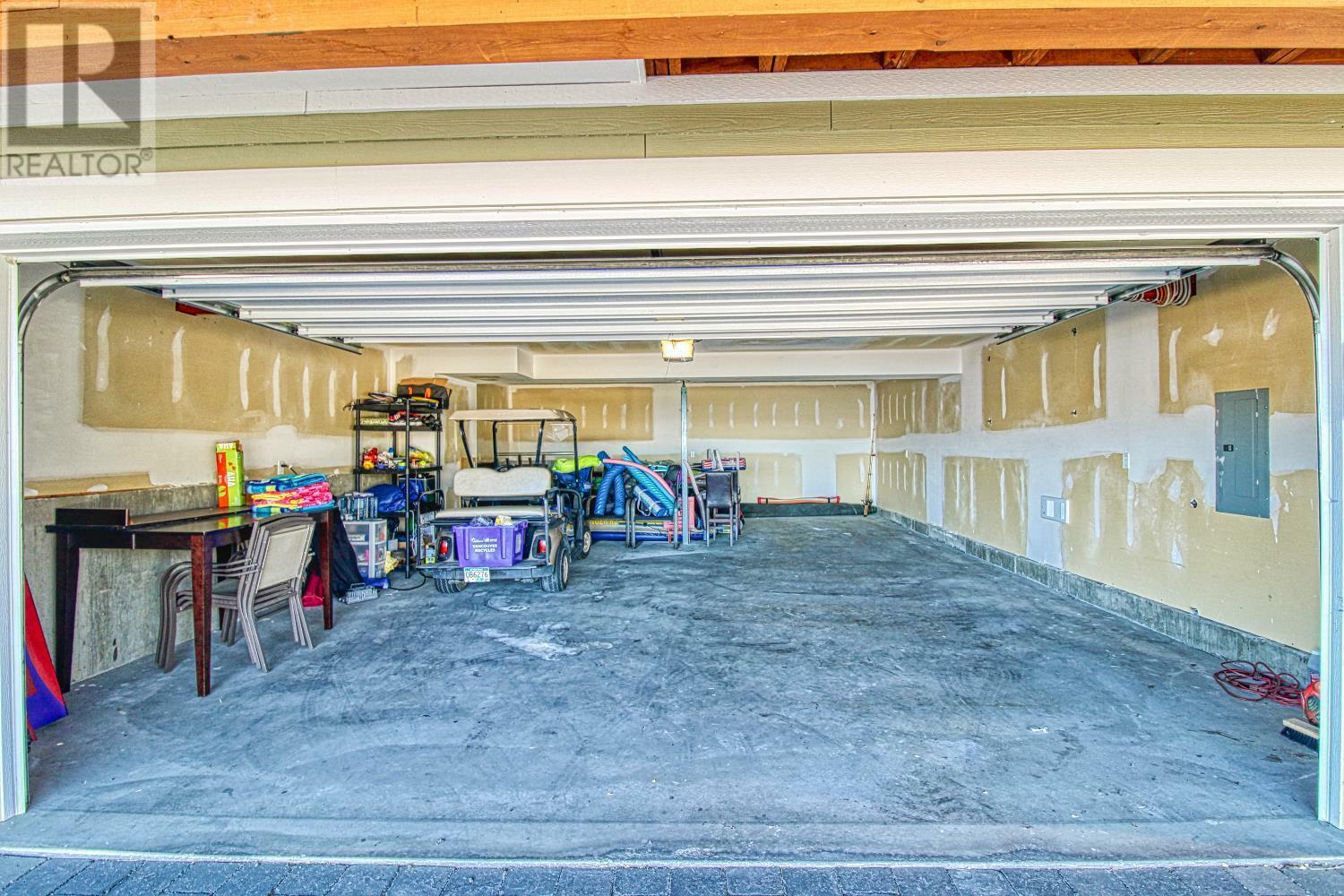 KELOWNA, British Columbia, V1Z 3R8, CA, 3 Bedrooms Bedrooms, ,2 BathroomsBathrooms,Residential,For Sale,1836917
