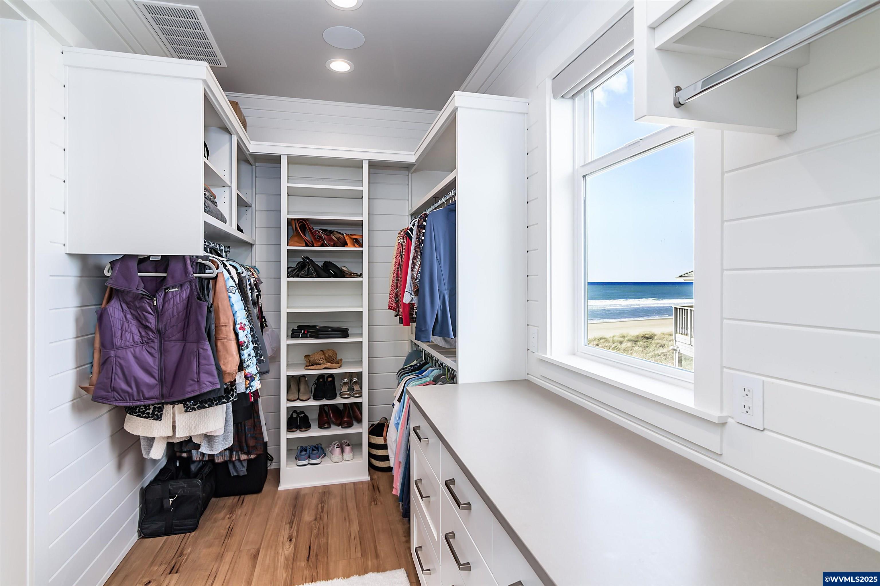 Gleneden Beach, Oregon, 97388, United States, 4 Bedrooms Bedrooms, ,6 BathroomsBathrooms,Residential,For Sale,1793897