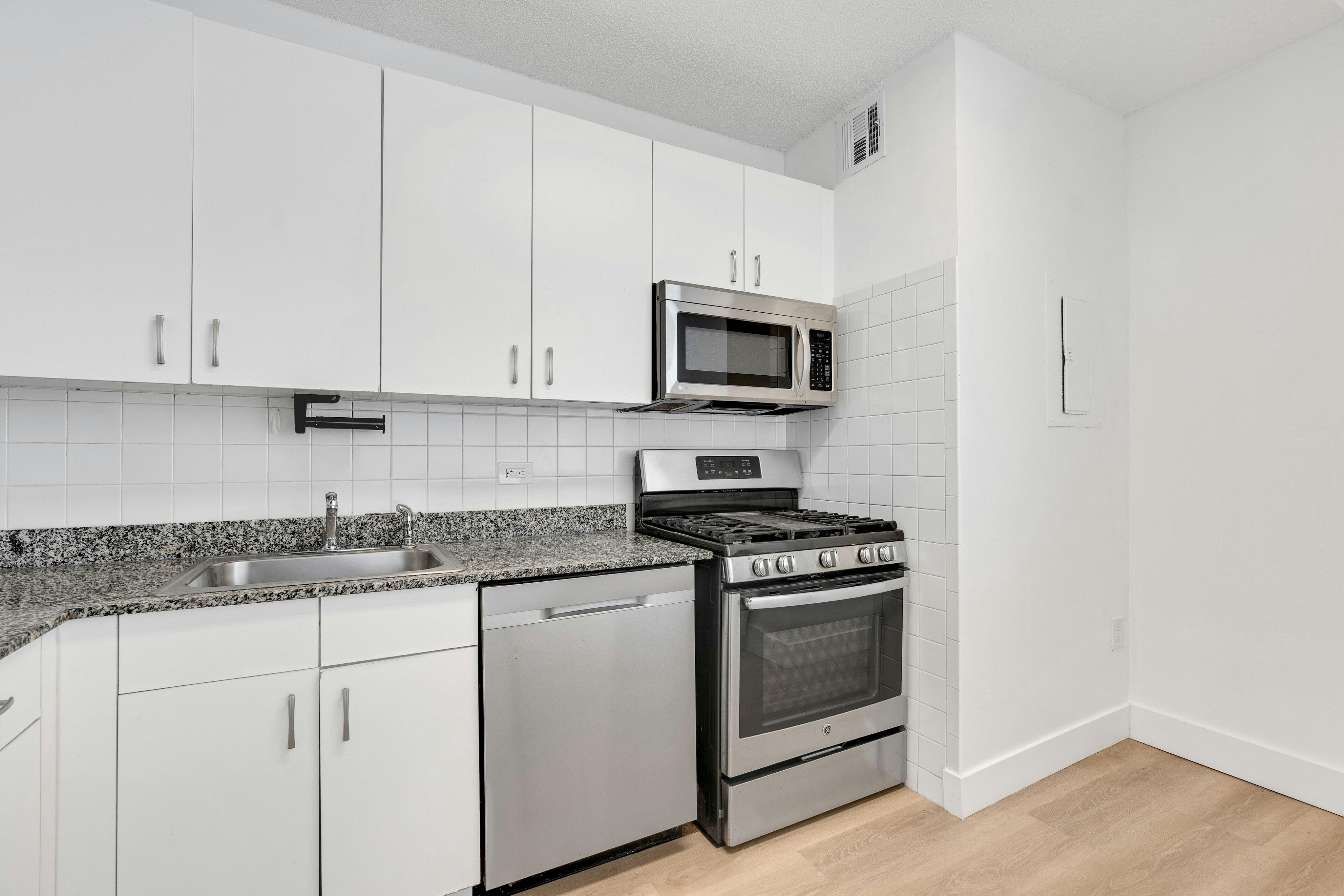  45 River Dr.  #702, Jersey City, NJ 07302 - 物件實景