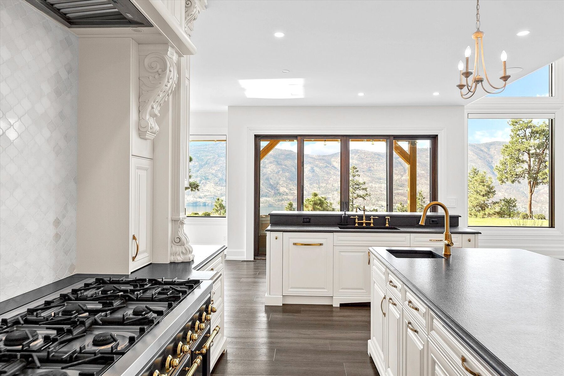  Gated Lake View Estate - 物件實景