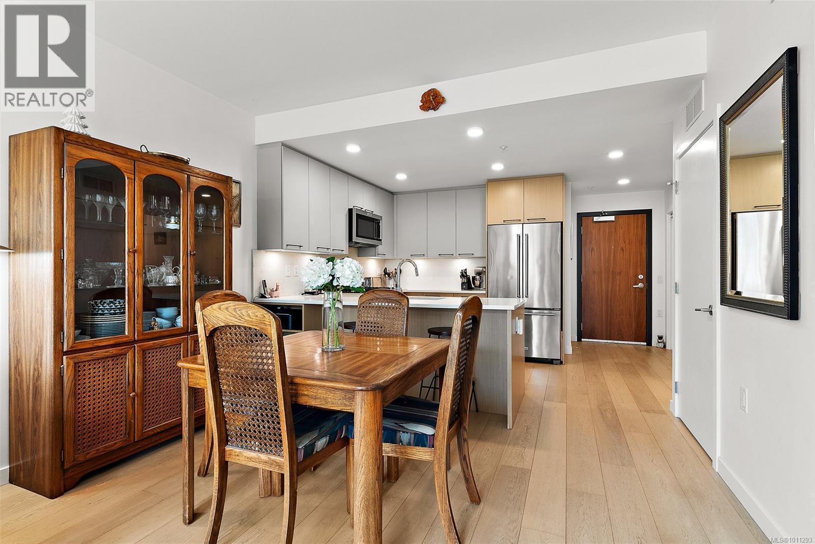 CENTRAL SAANICH, British Columbia, V8M 1P6, CA, 1 Bedroom Bedrooms, ,1 BathroomBathrooms,Residential,For Sale,1950231