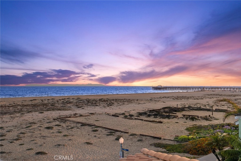 Newport Beach, California, 92661, United States, 4 Bedrooms Bedrooms, ,5 BathroomsBathrooms,Residential,For Sale,1875430