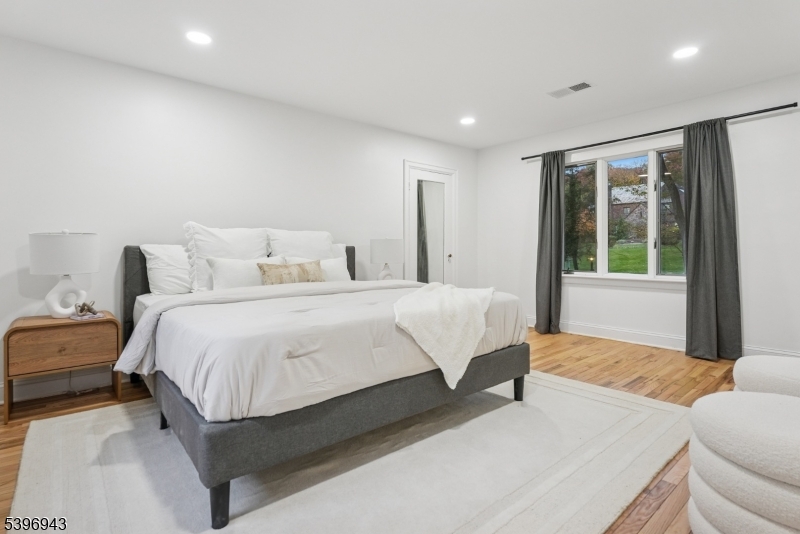 South Orange Village Twp., New Jersey, 07079, United States, 8 Bedrooms Bedrooms, ,7 BathroomsBathrooms,Residential,For Sale,1991818