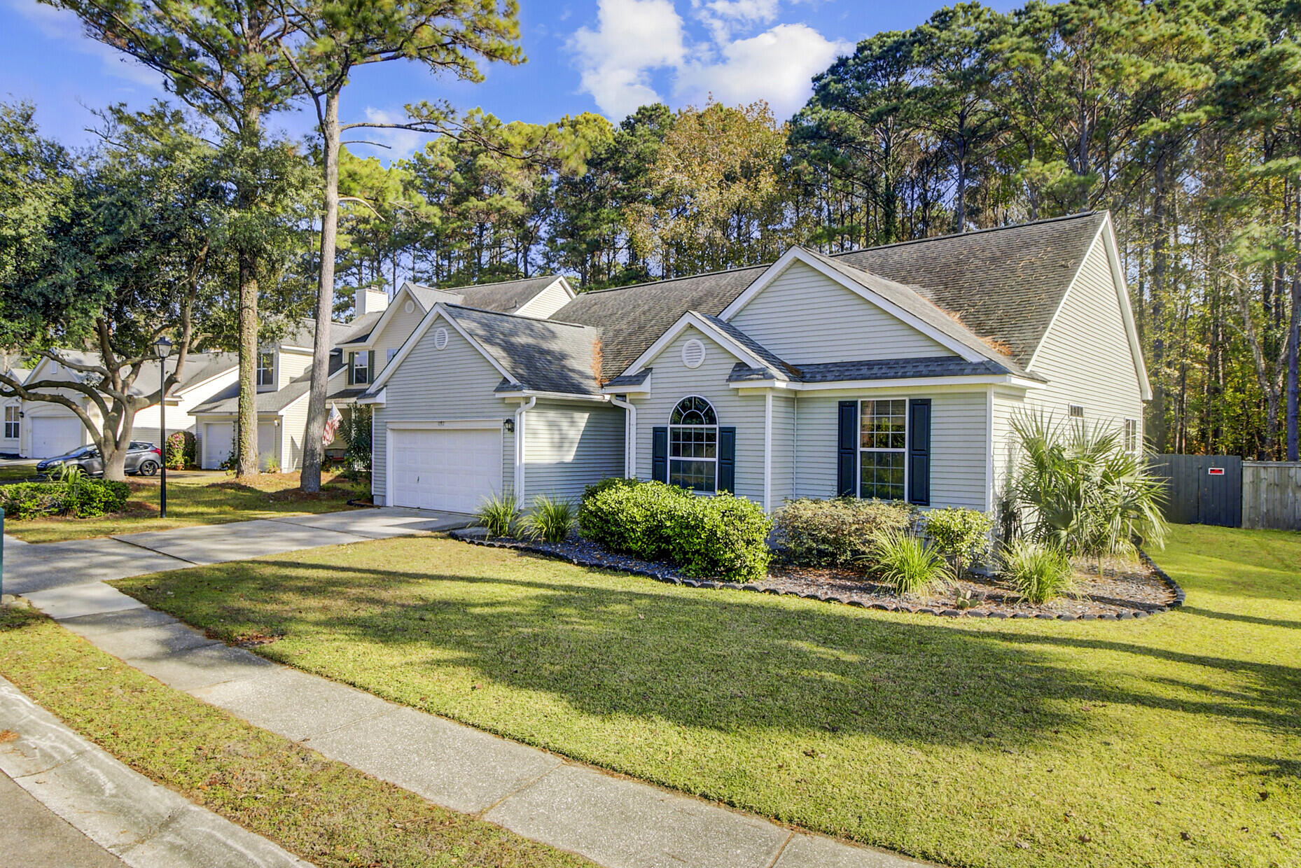 Mount Pleasant, South Carolina, 29466, United States, 3 Bedrooms Bedrooms, ,2 BathroomsBathrooms,Residential,For Sale,1998067