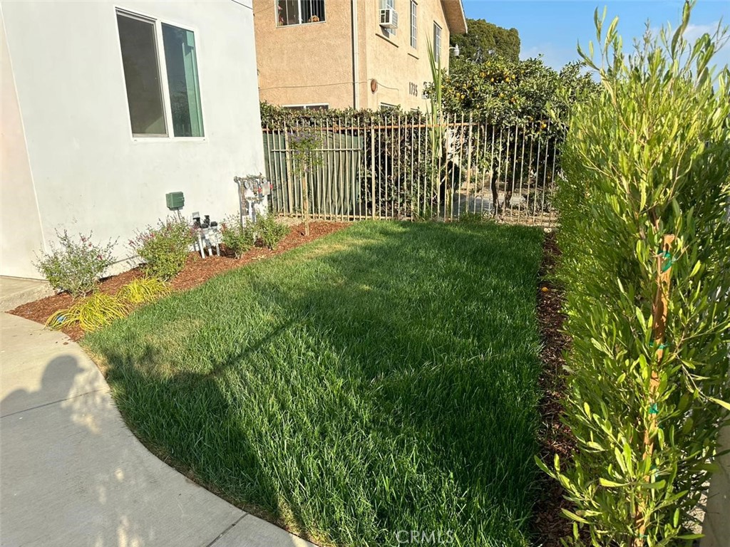 LOS ANGELES, California, 90001, United States, ,Residential,For Sale,1810570