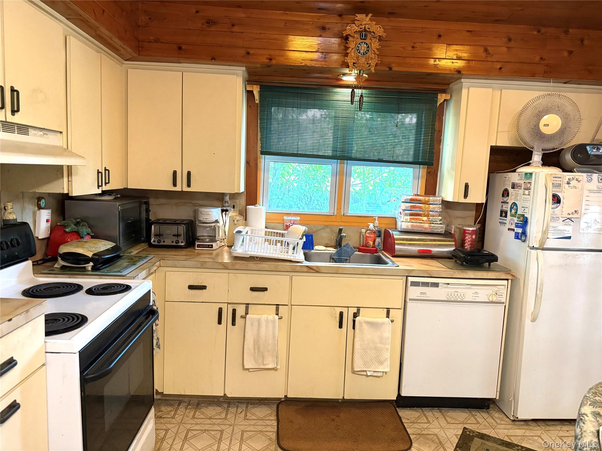  70 Brushwood Drive, Shirley, NY, 11967 - 物件實景