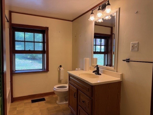 Deerfield, Massachusetts, 01342, United States, 2 Bedrooms Bedrooms, ,1 BathroomBathrooms,Residential,For Sale,1913467