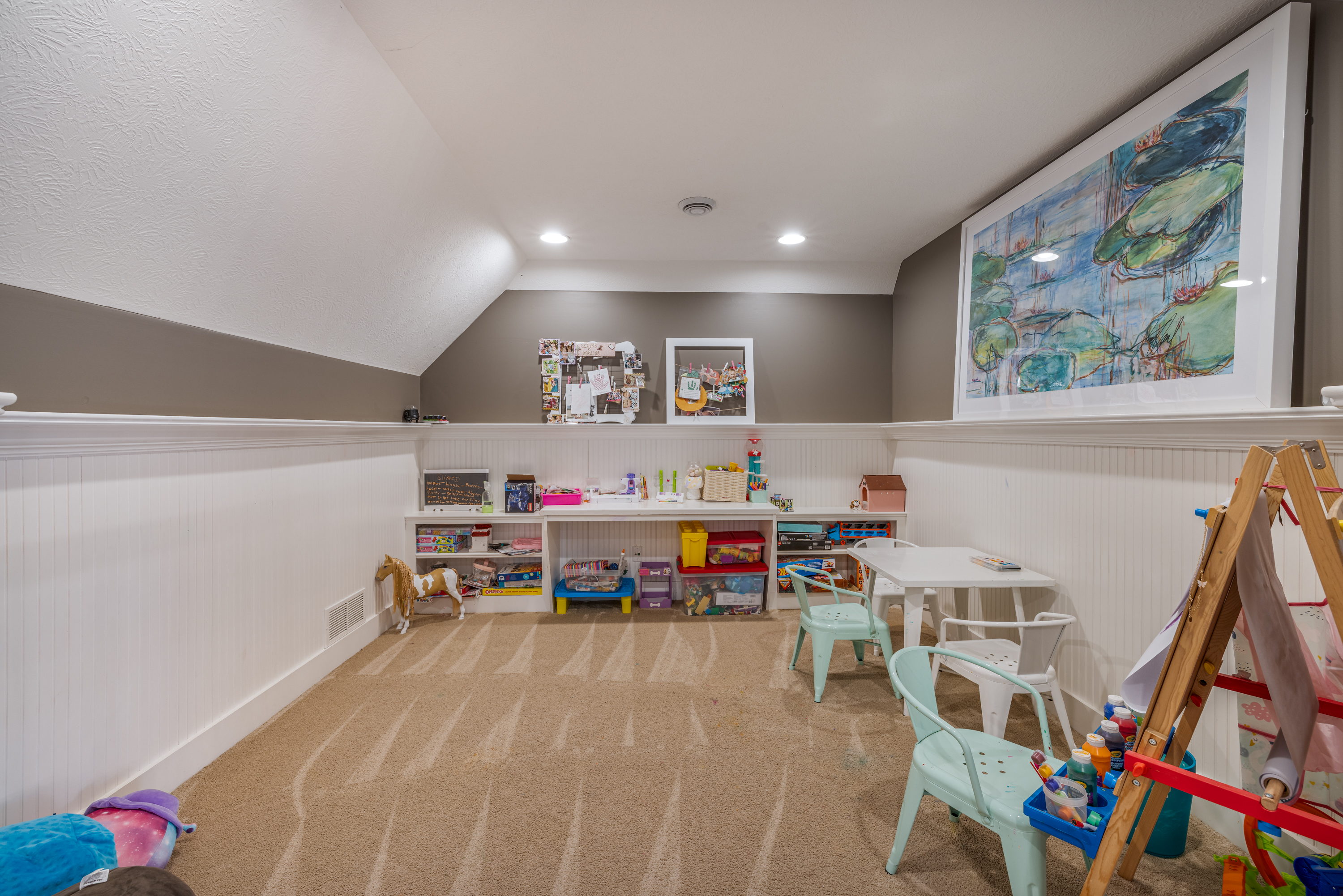 Strongsville, Ohio, 44136, United States, 4 Bedrooms Bedrooms, ,5 BathroomsBathrooms,Residential,For Sale,1988624