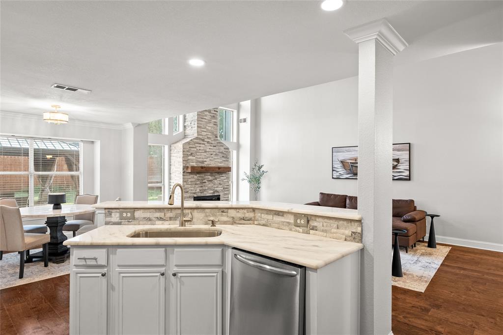 Denton, Texas, 76210, United States, 5 Bedrooms Bedrooms, ,3 BathroomsBathrooms,Residential,For Sale,1972740