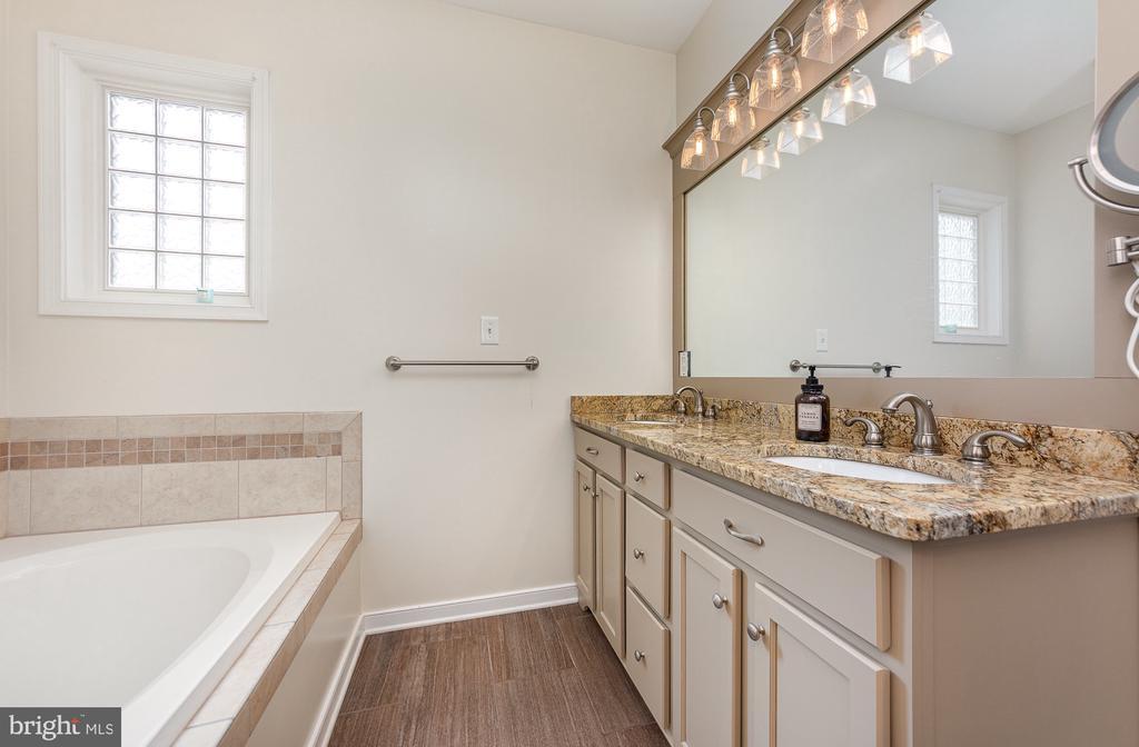Chesterfield, Virginia, 23832, United States, 4 Bedrooms Bedrooms, ,3 BathroomsBathrooms,Residential,For Sale,1827730