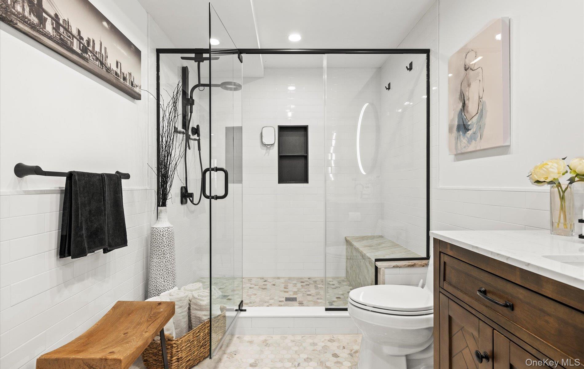 Huntington, New York, 11743, United States, 6 Bedrooms Bedrooms, ,4 BathroomsBathrooms,Residential,For Sale,1827761