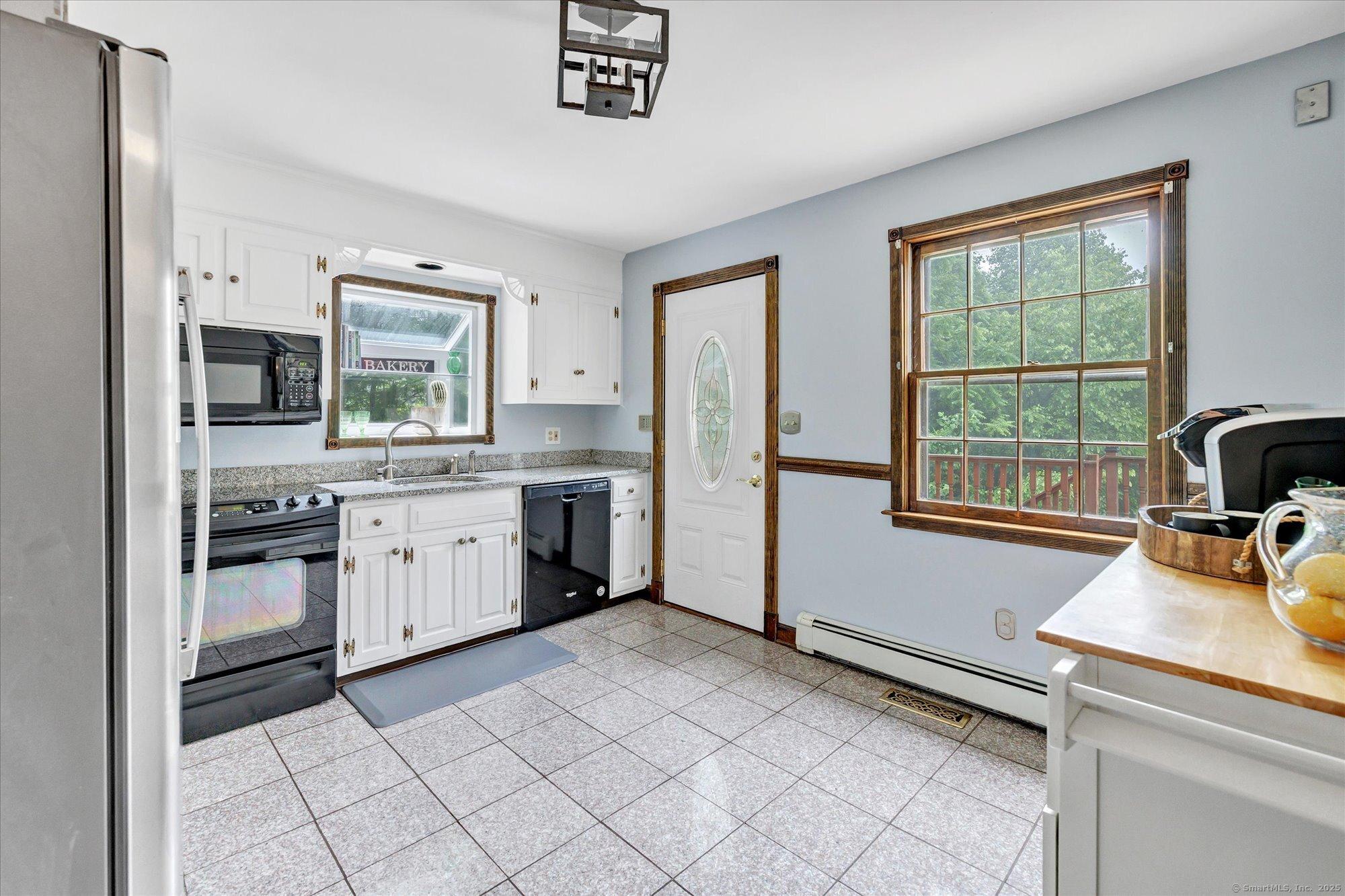 Monroe, Connecticut, 06468, United States, 3 Bedrooms Bedrooms, ,3 BathroomsBathrooms,Residential,For Sale,1872282