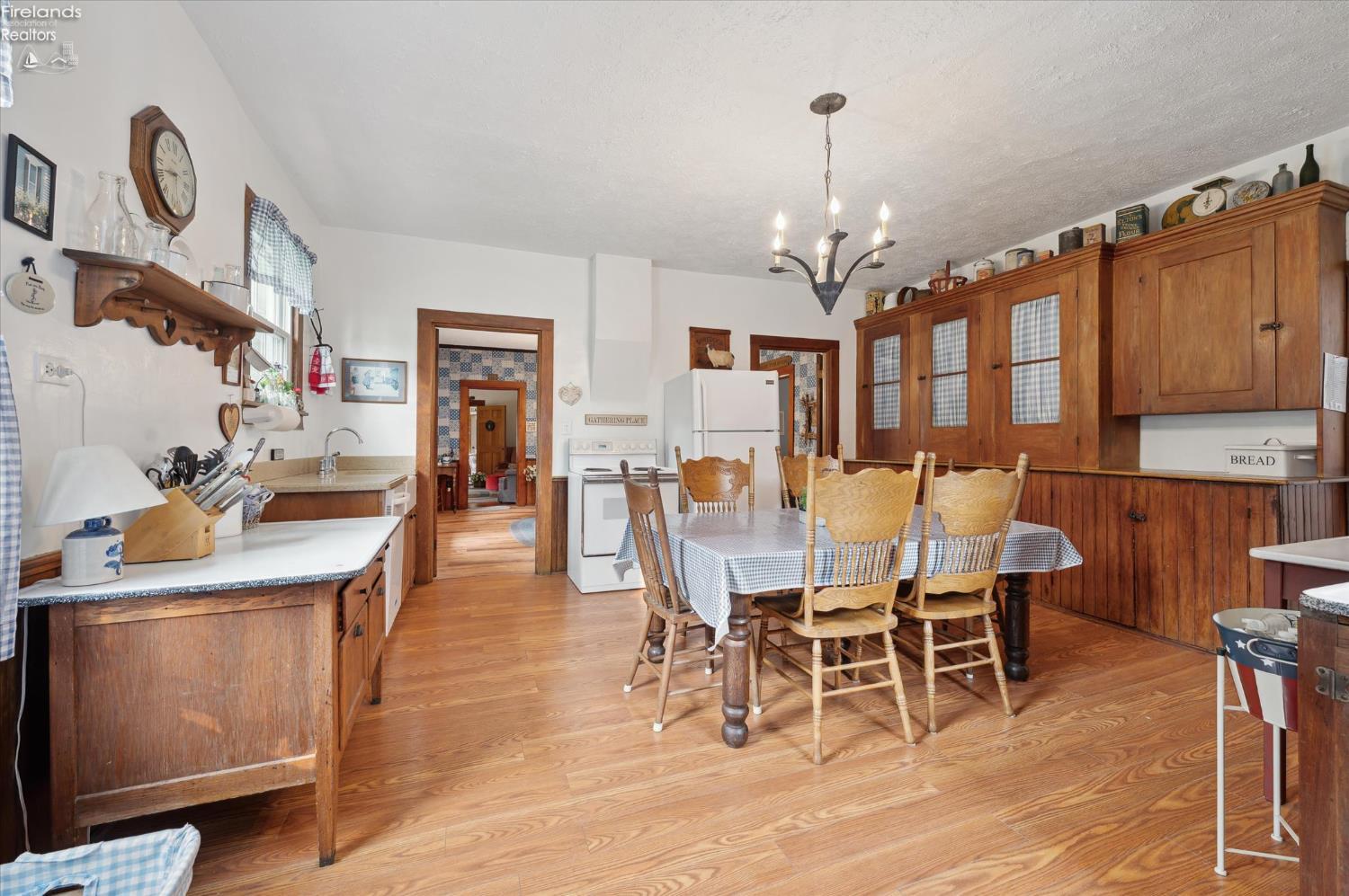 Put-In-Bay, Ohio, 43456, United States, 4 Bedrooms Bedrooms, ,2 BathroomsBathrooms,Residential,For Sale,1983936