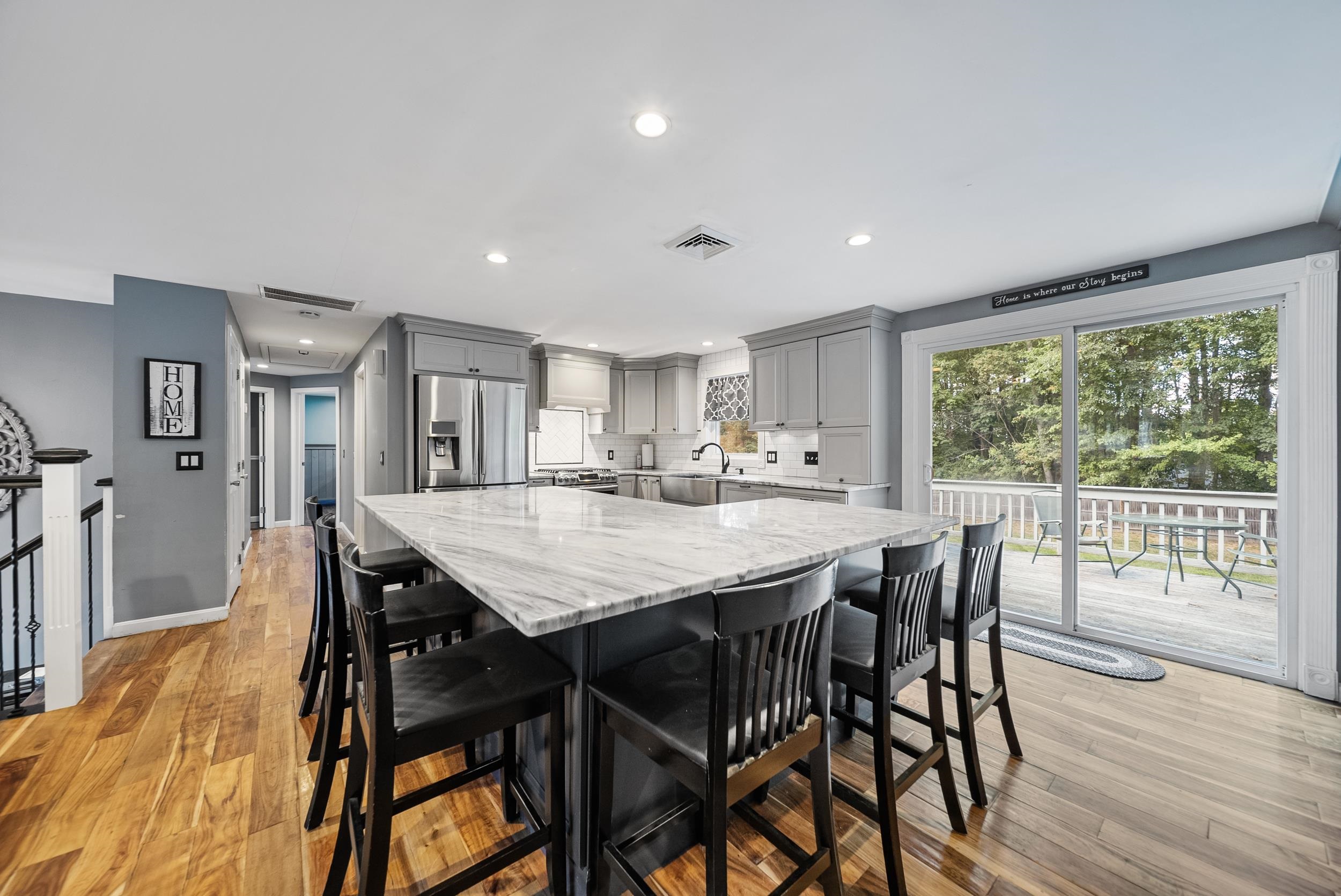 Derry, New Hampshire, 03038, United States, 3 Bedrooms Bedrooms, ,1 BathroomBathrooms,Residential,For Sale,1938906