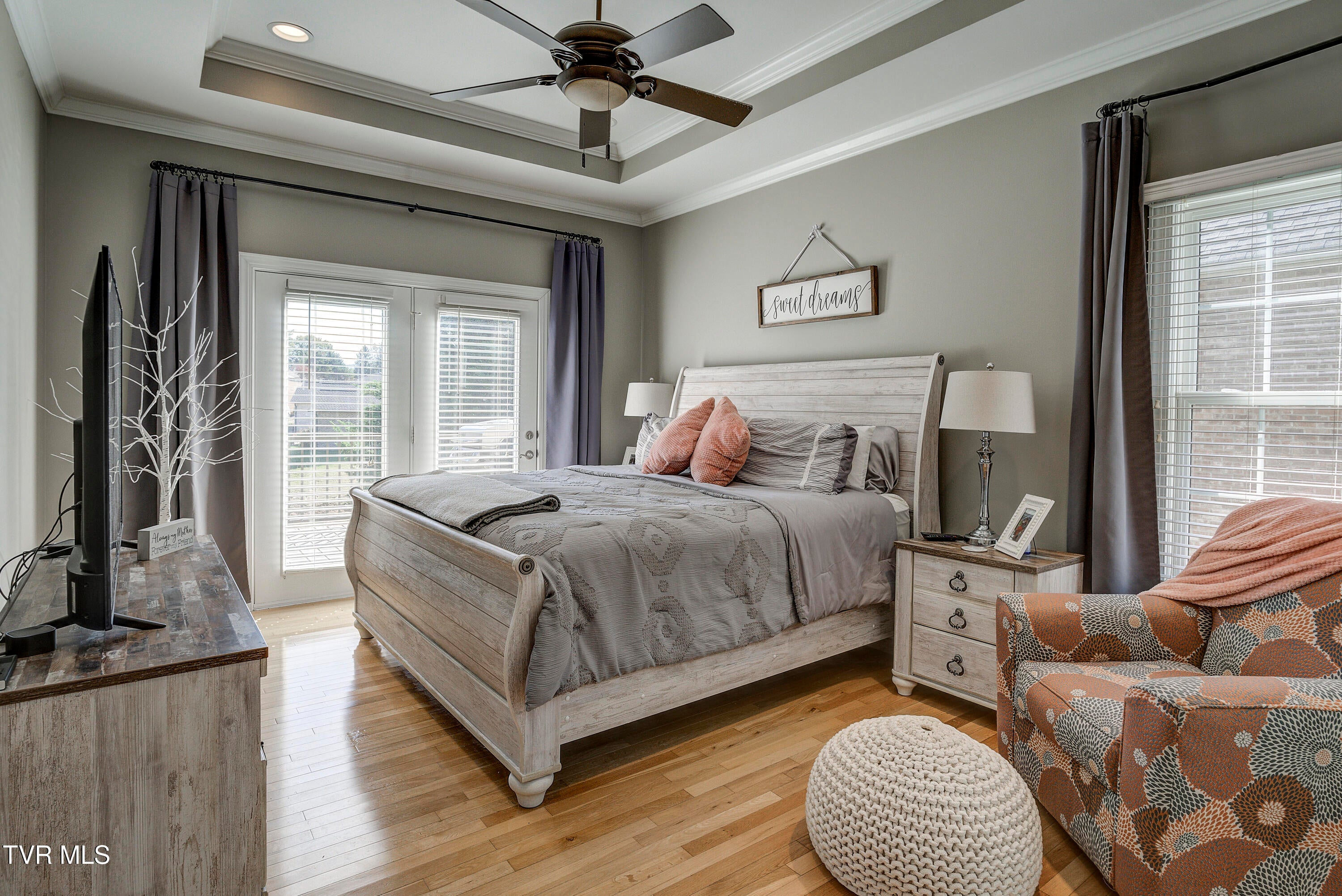 Johnson City, Tennessee, 37604, United States, 5 Bedrooms Bedrooms, ,3 BathroomsBathrooms,Residential,For Sale,1964815