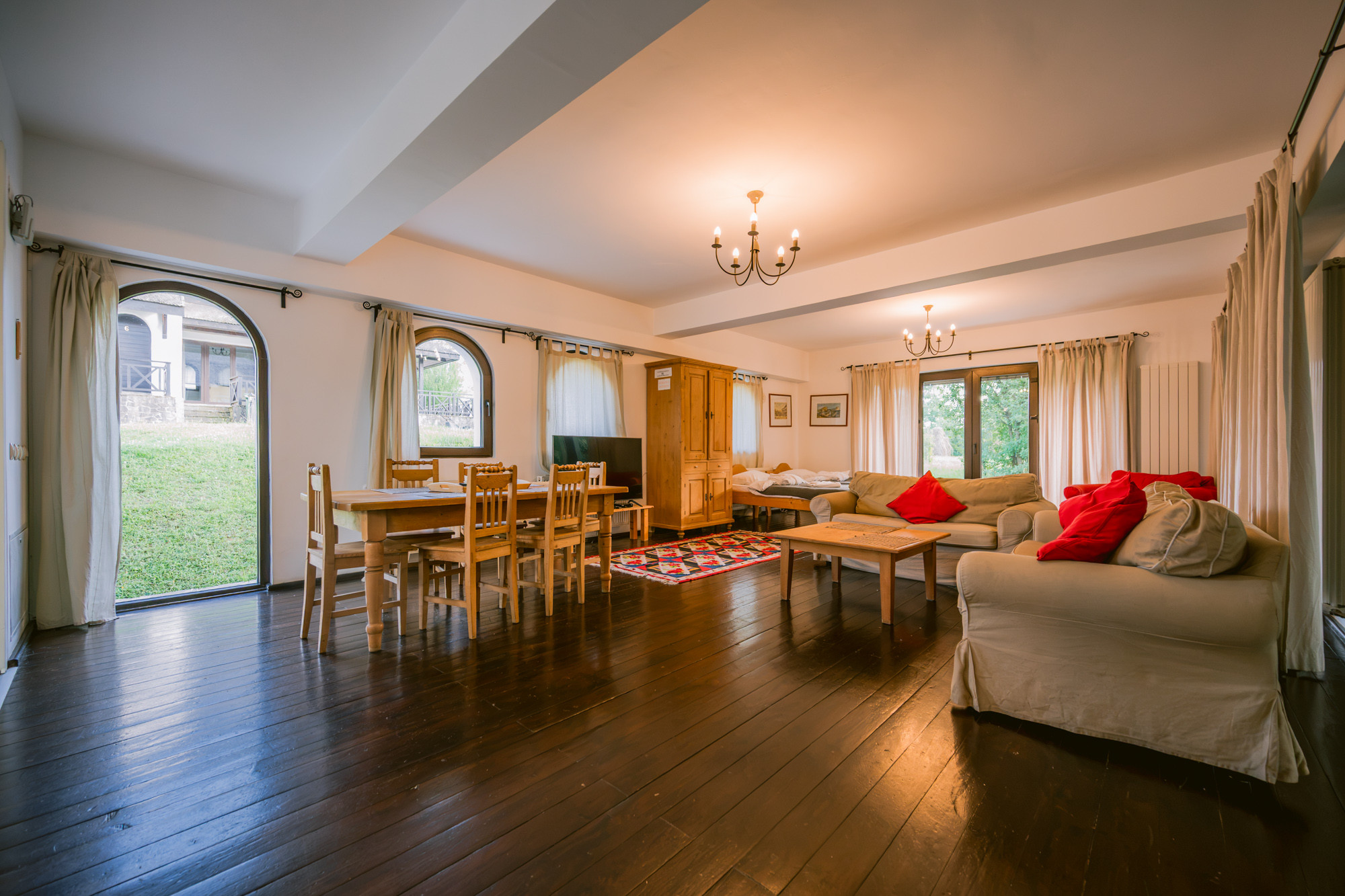  A Private Retreat in the Foothills of the Bucegi Mountains - 物件實景