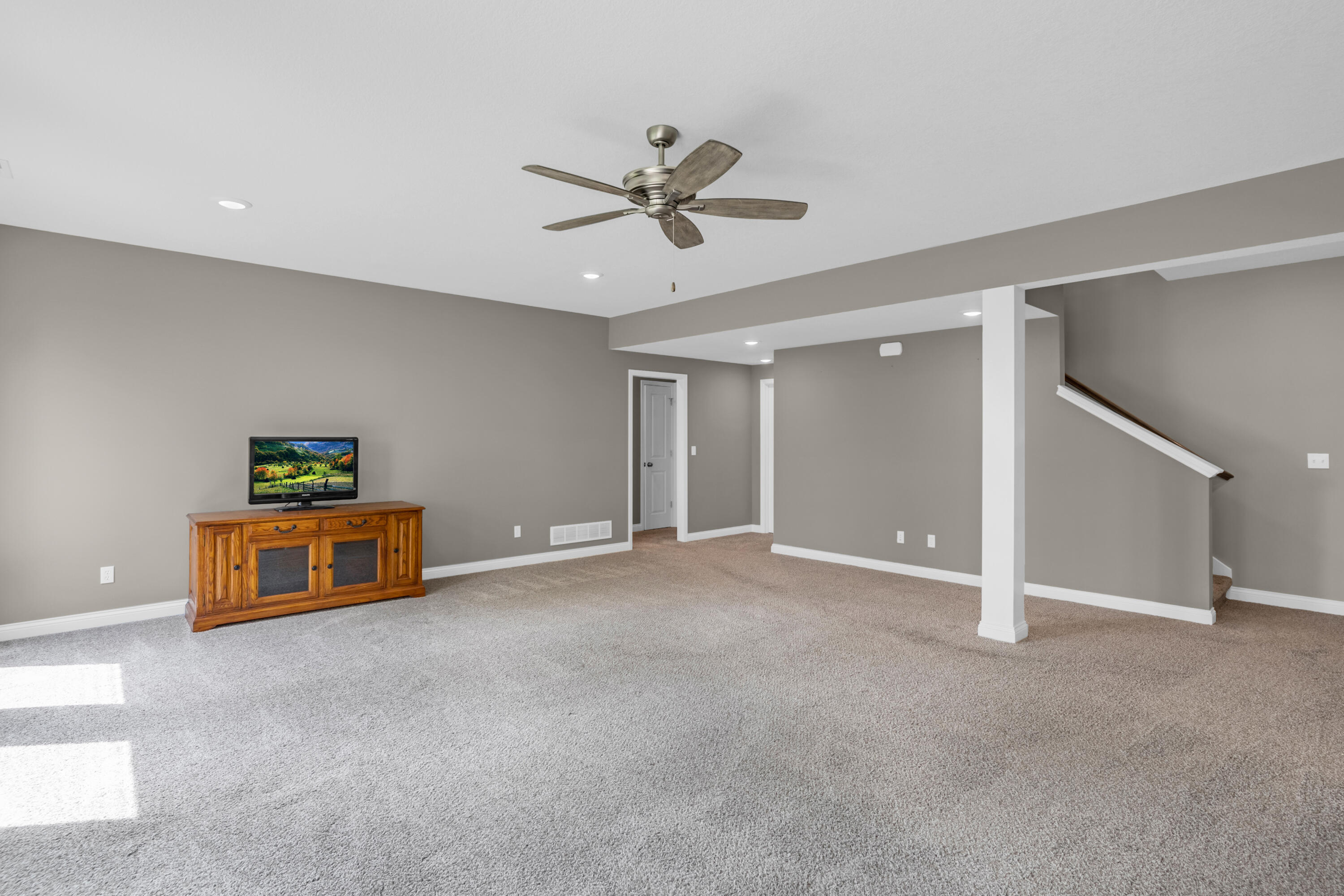 COLUMBIA, Missouri, 65203, United States, 5 Bedrooms Bedrooms, ,3 BathroomsBathrooms,Residential,For Sale,1976271