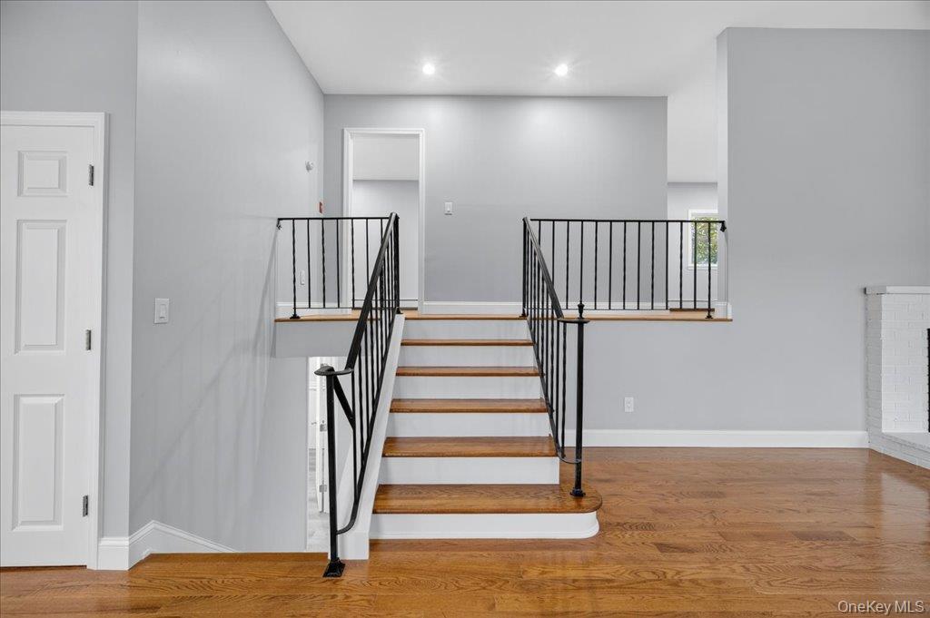 Saugerties, New York, 12477, United States, 4 Bedrooms Bedrooms, ,3 BathroomsBathrooms,Residential,For Sale,1986051