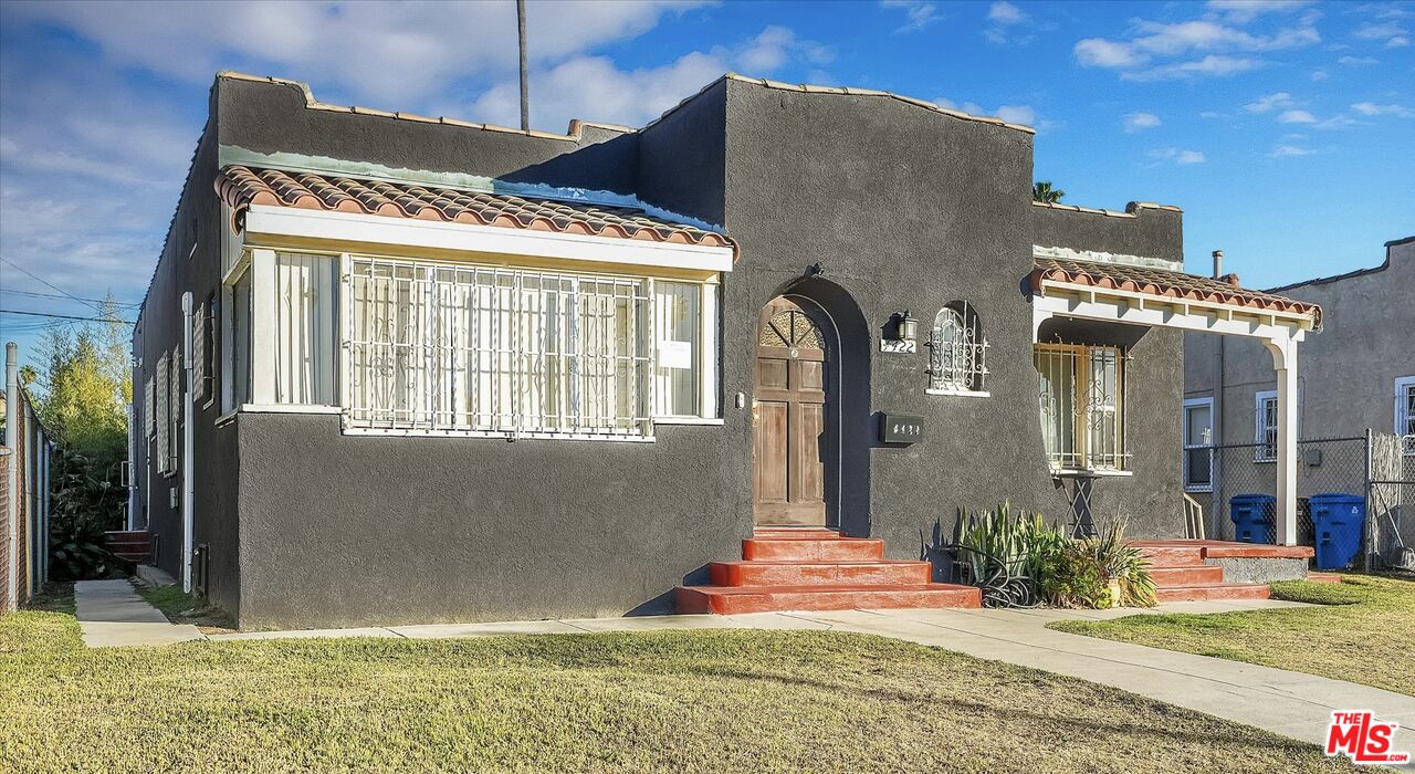 Los Angeles, California, 90043, United States, 2 Bedrooms Bedrooms, ,Residential,For Sale,1766185